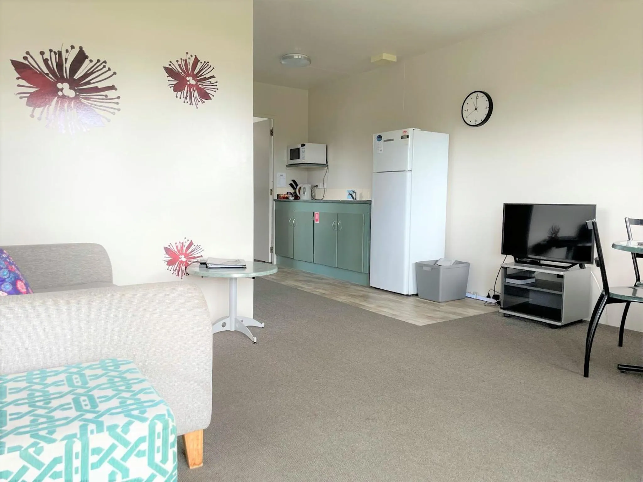 TV and multimedia in Athenree Hot Springs & Holiday Park