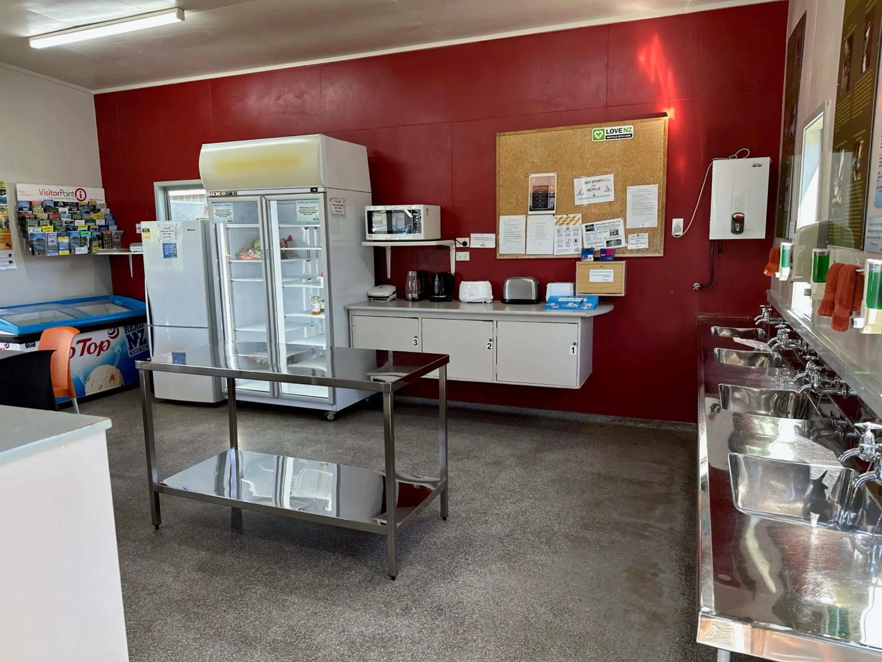 Property building in Athenree Hot Springs & Holiday Park