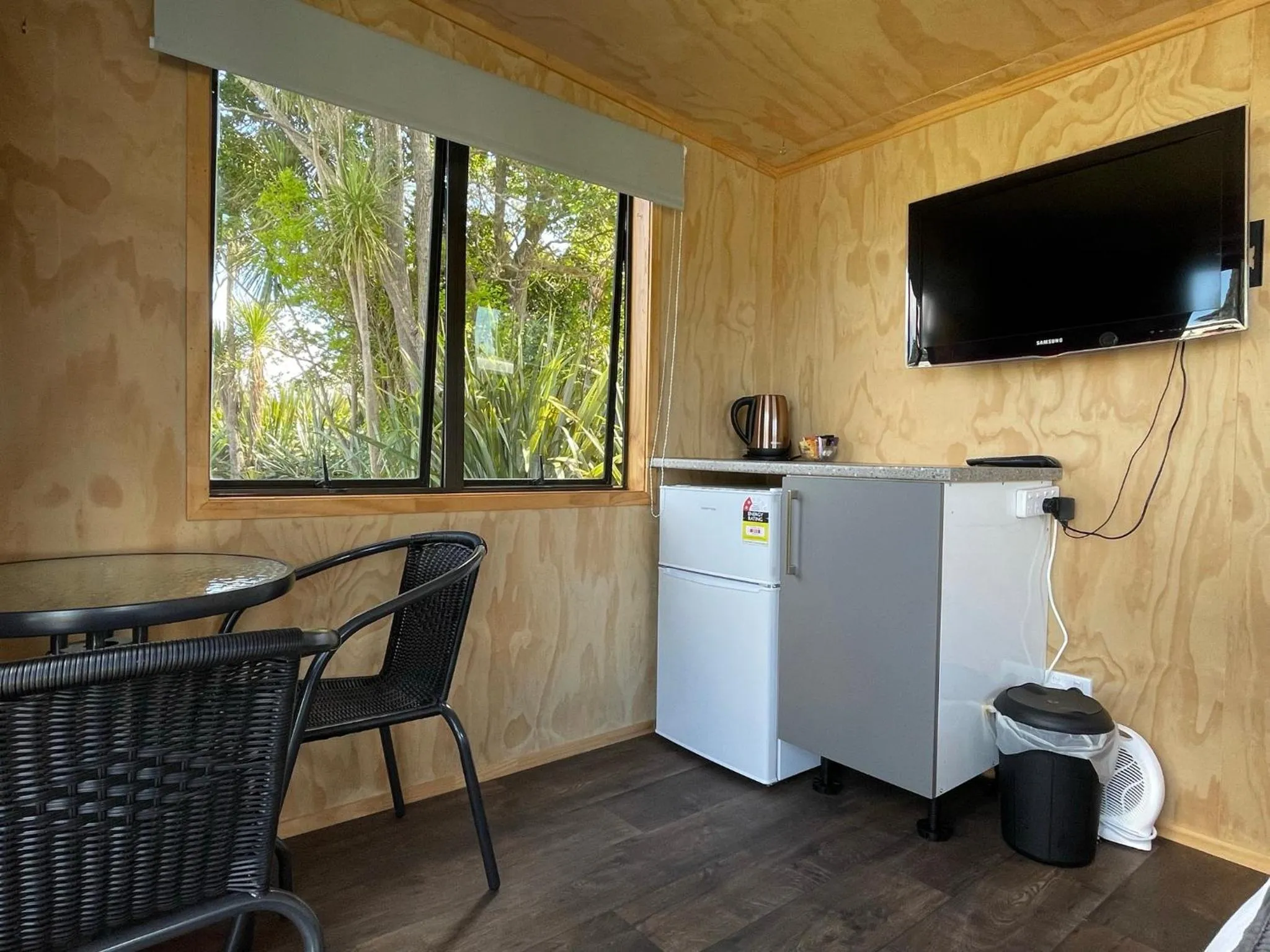 Dining area in Athenree Hot Springs & Holiday Park