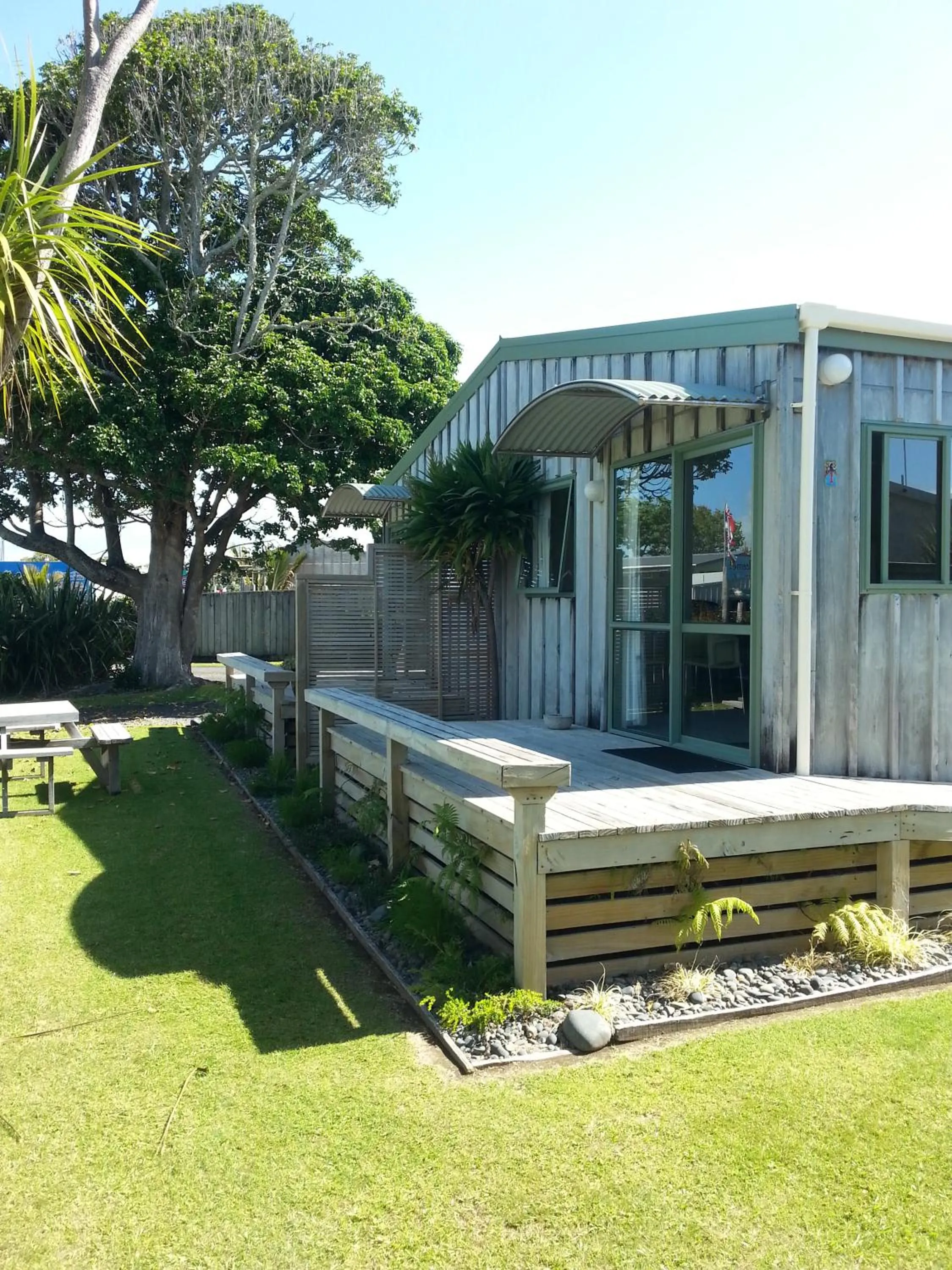 Patio in Athenree Hot Springs & Holiday Park