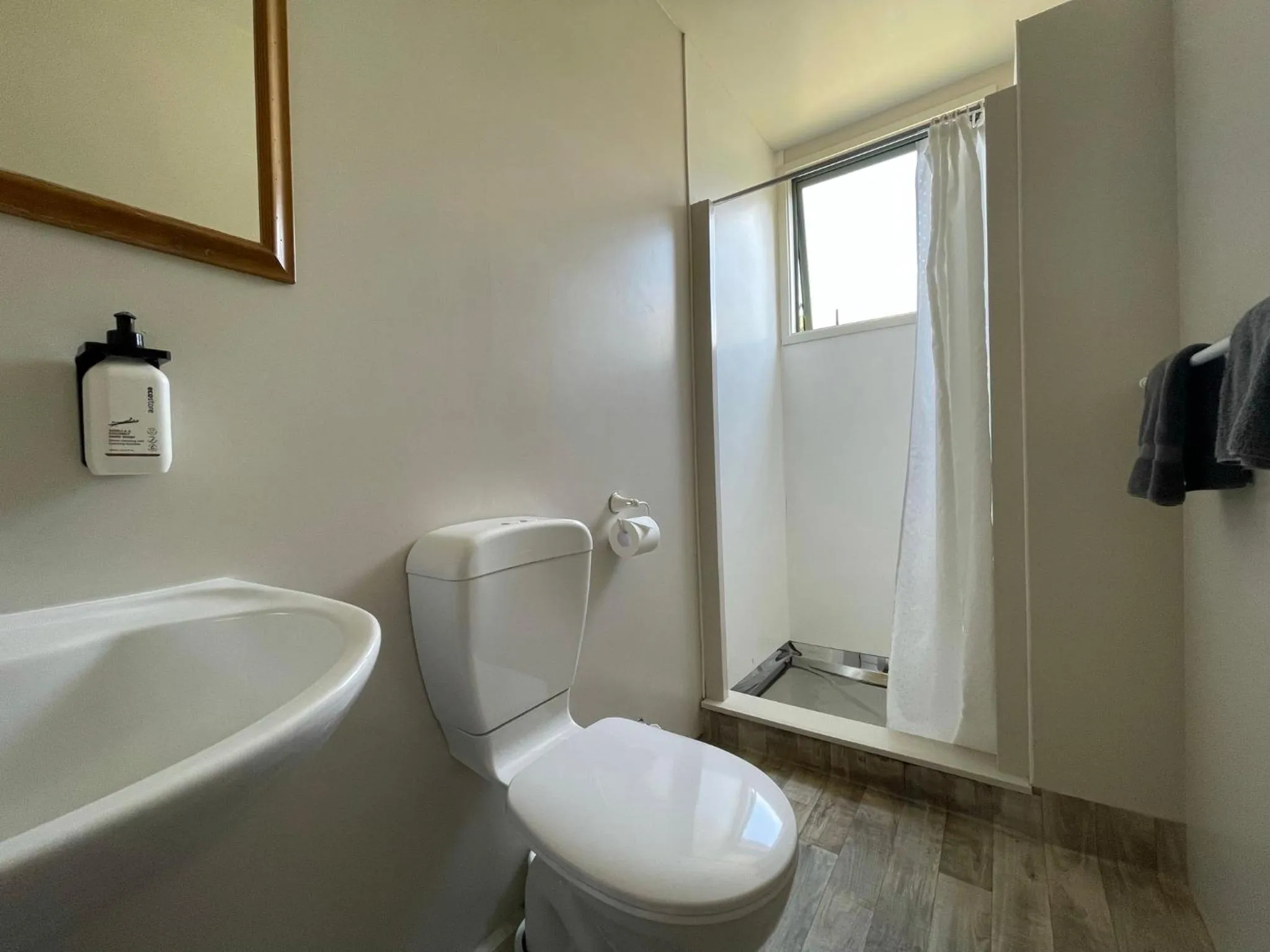 Bathroom in Athenree Hot Springs & Holiday Park