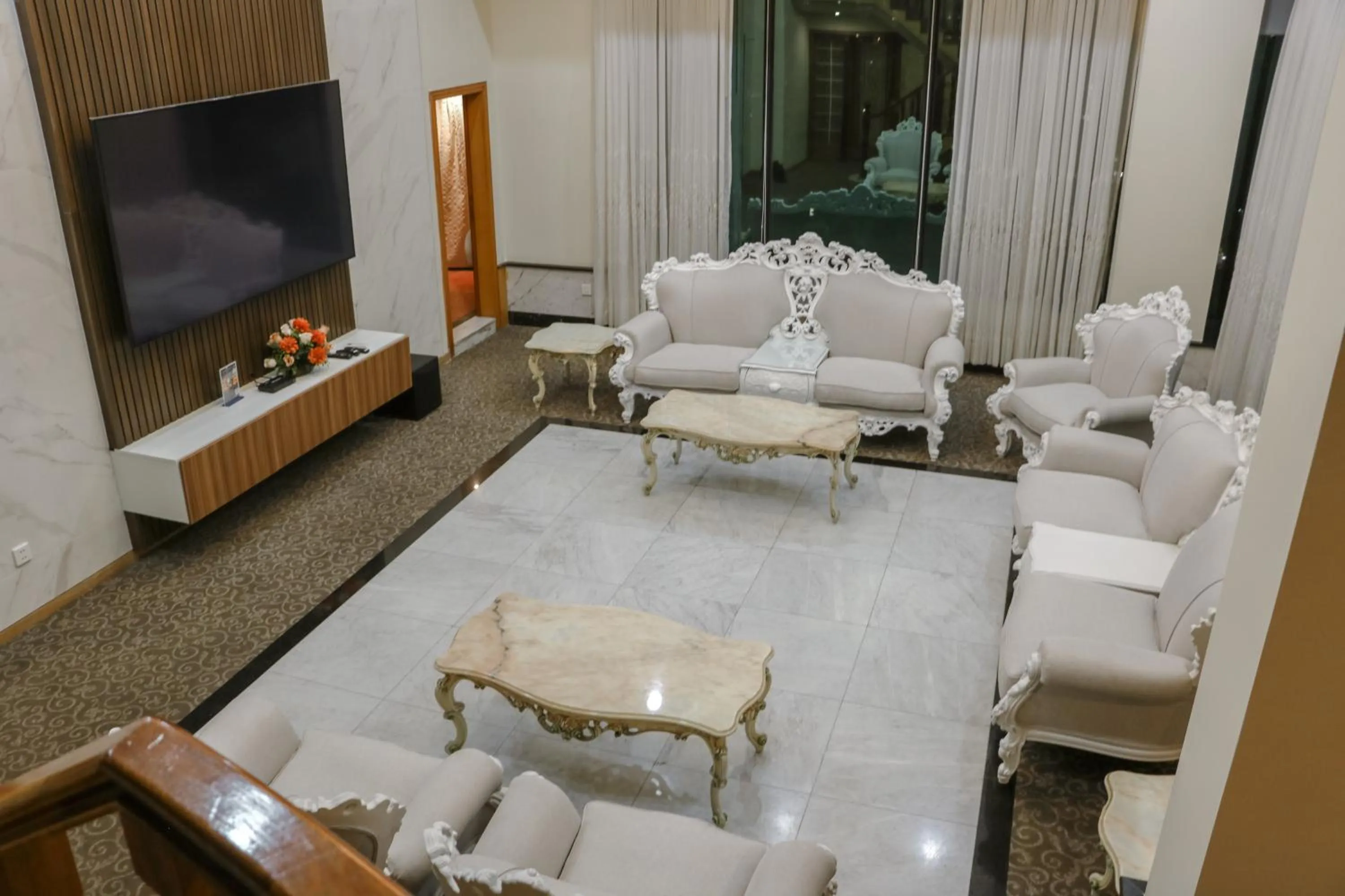 Karaoke in Hotel Miramar