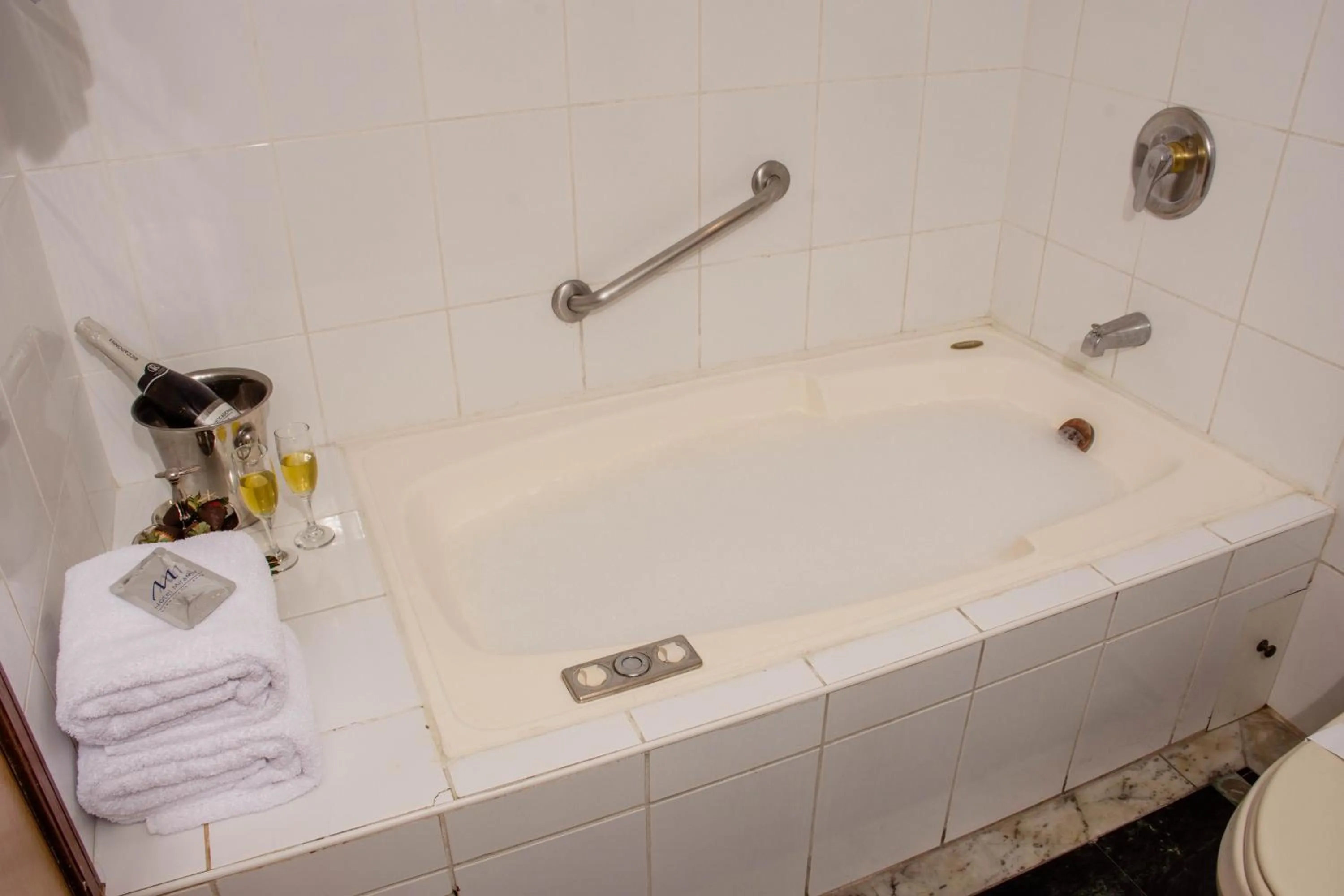 Hot Tub in Hotel Miramar