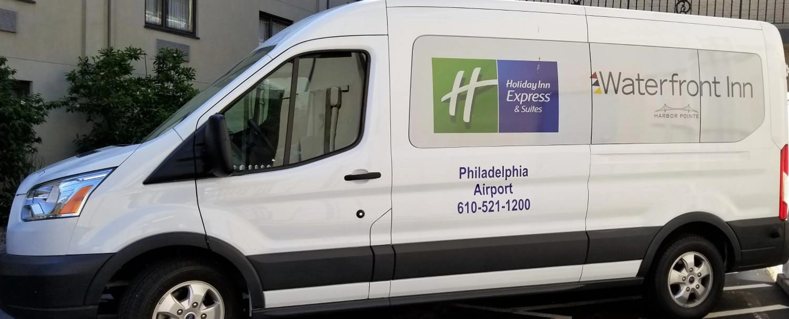 Area and facilities in Waterfront Inn PHL Airport