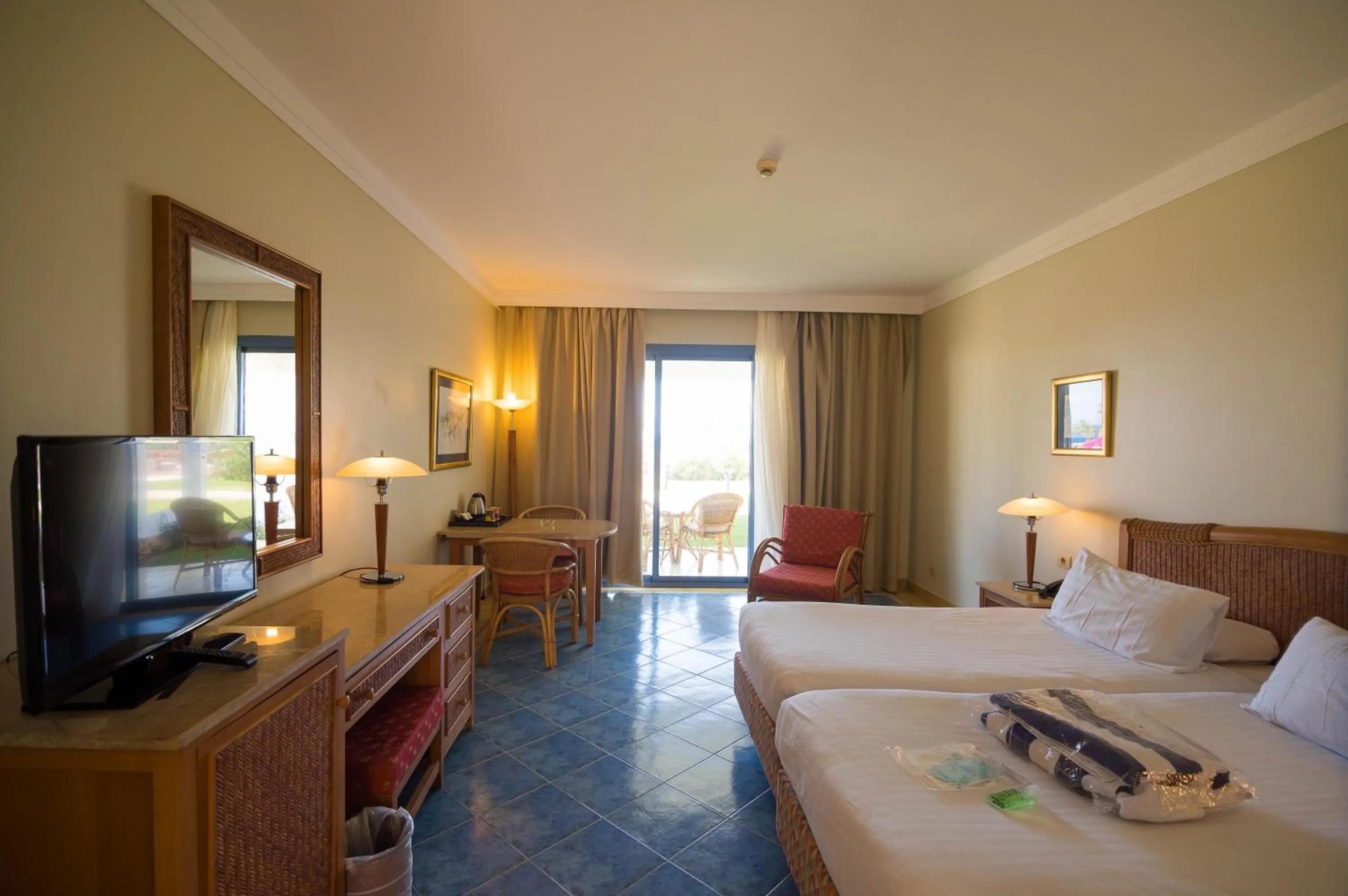 Seating area, Bed in Ecotel Dahab Bay View Resort