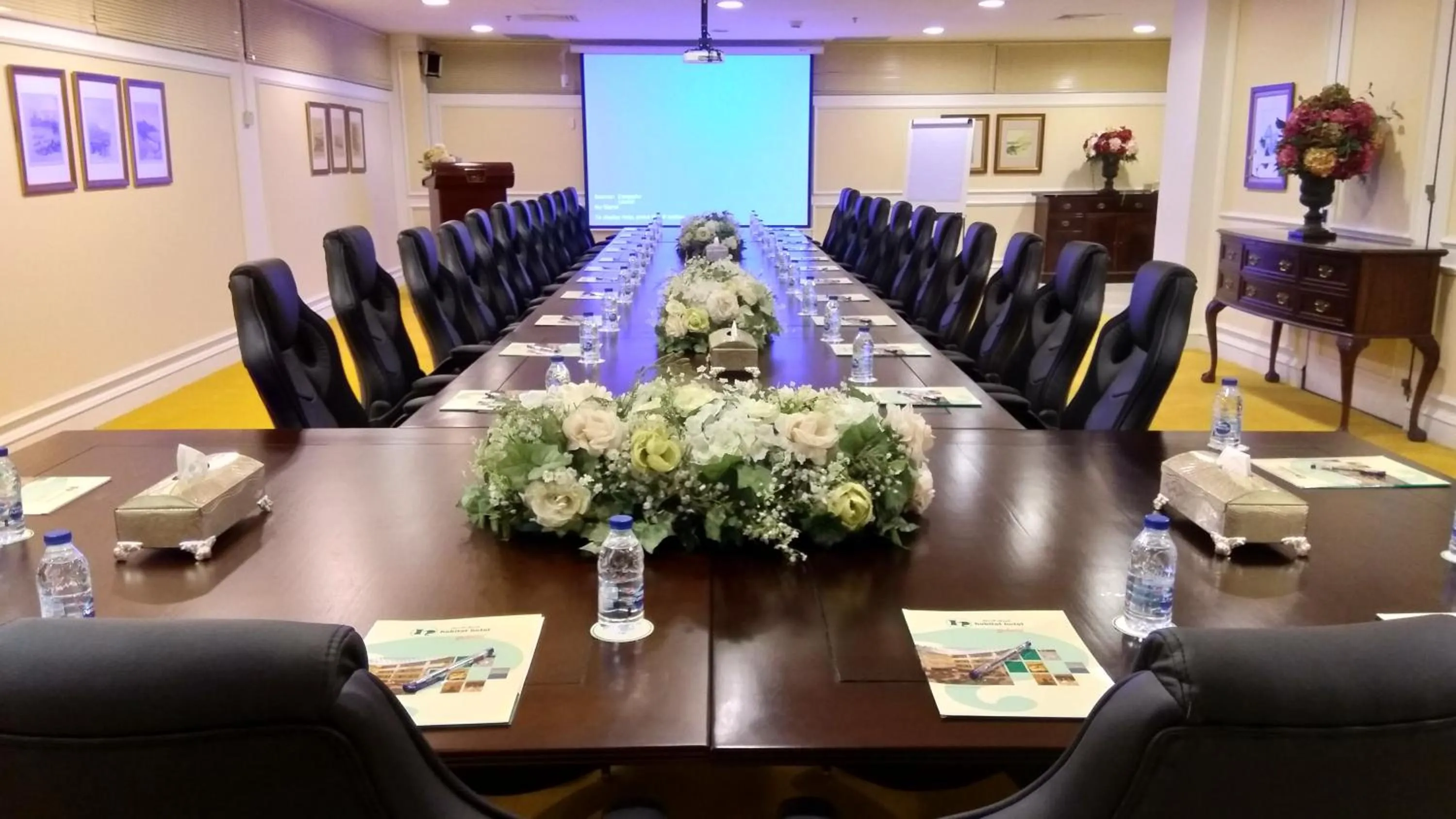 Meeting/conference room in Habitat Hotel All Suites - Jeddah