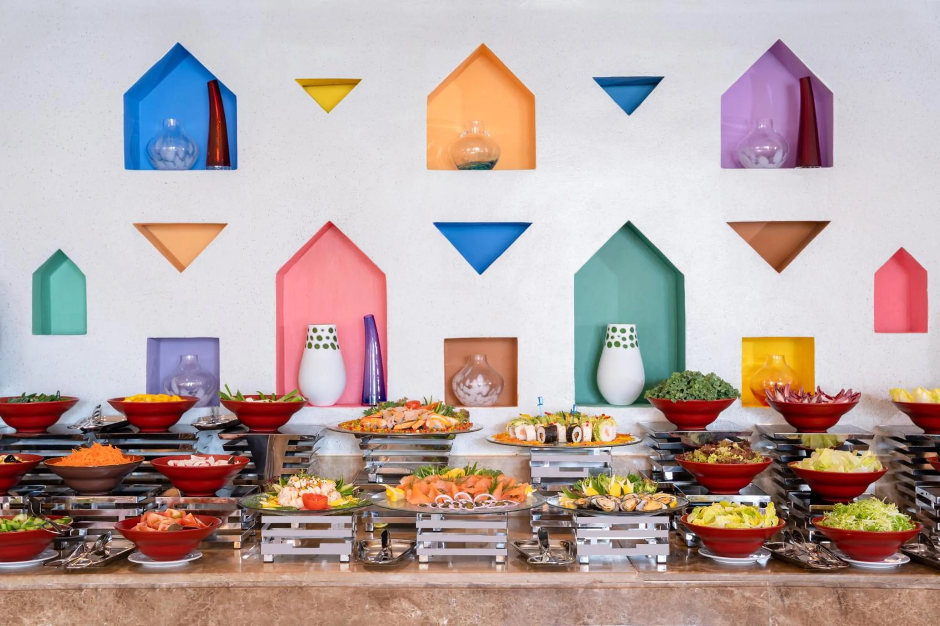 Food and drinks in Movenpick Hotel & Residences Hajar Tower Makkah