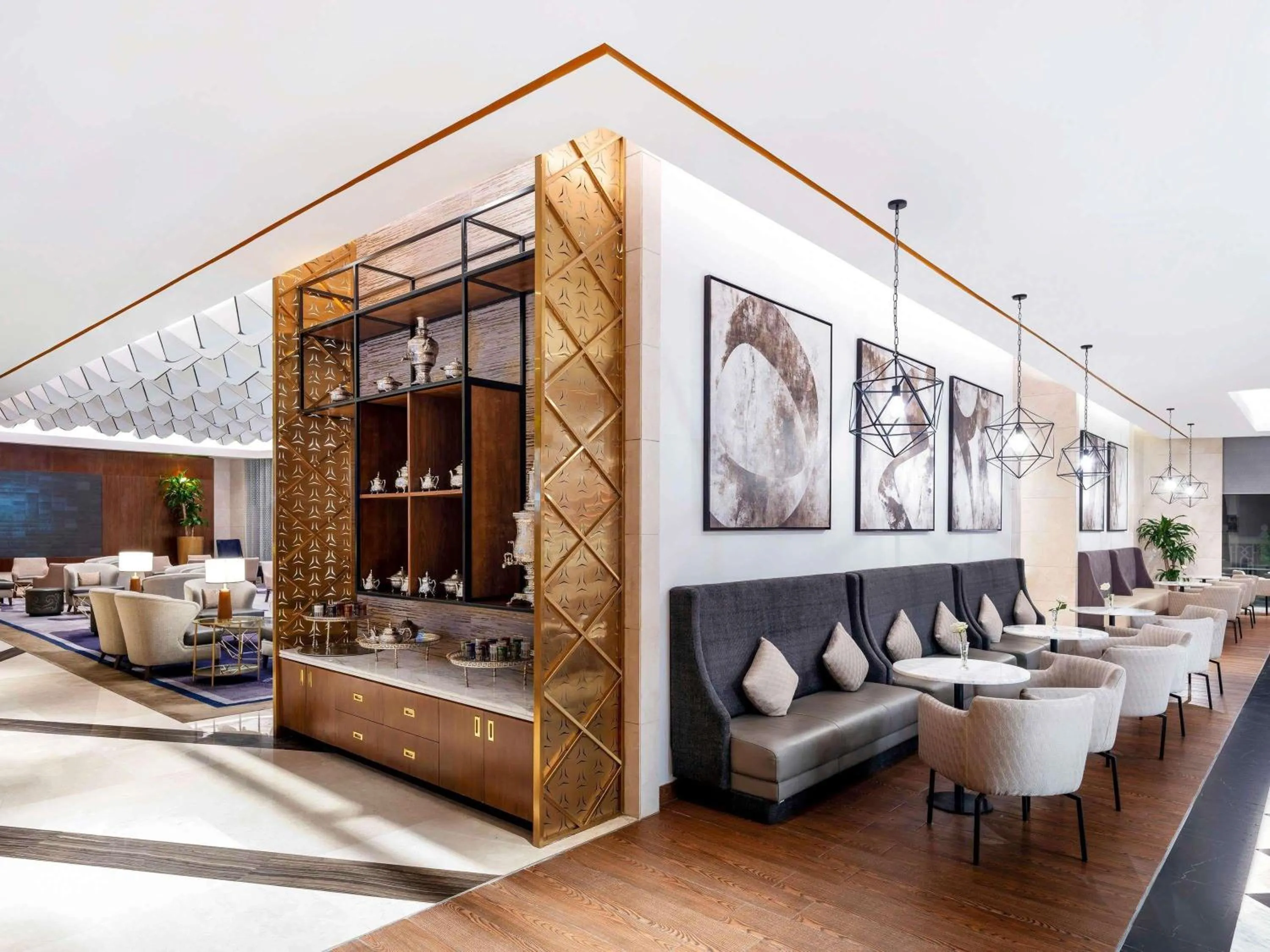 Lounge or bar in Movenpick Hotel & Residences Hajar Tower Makkah