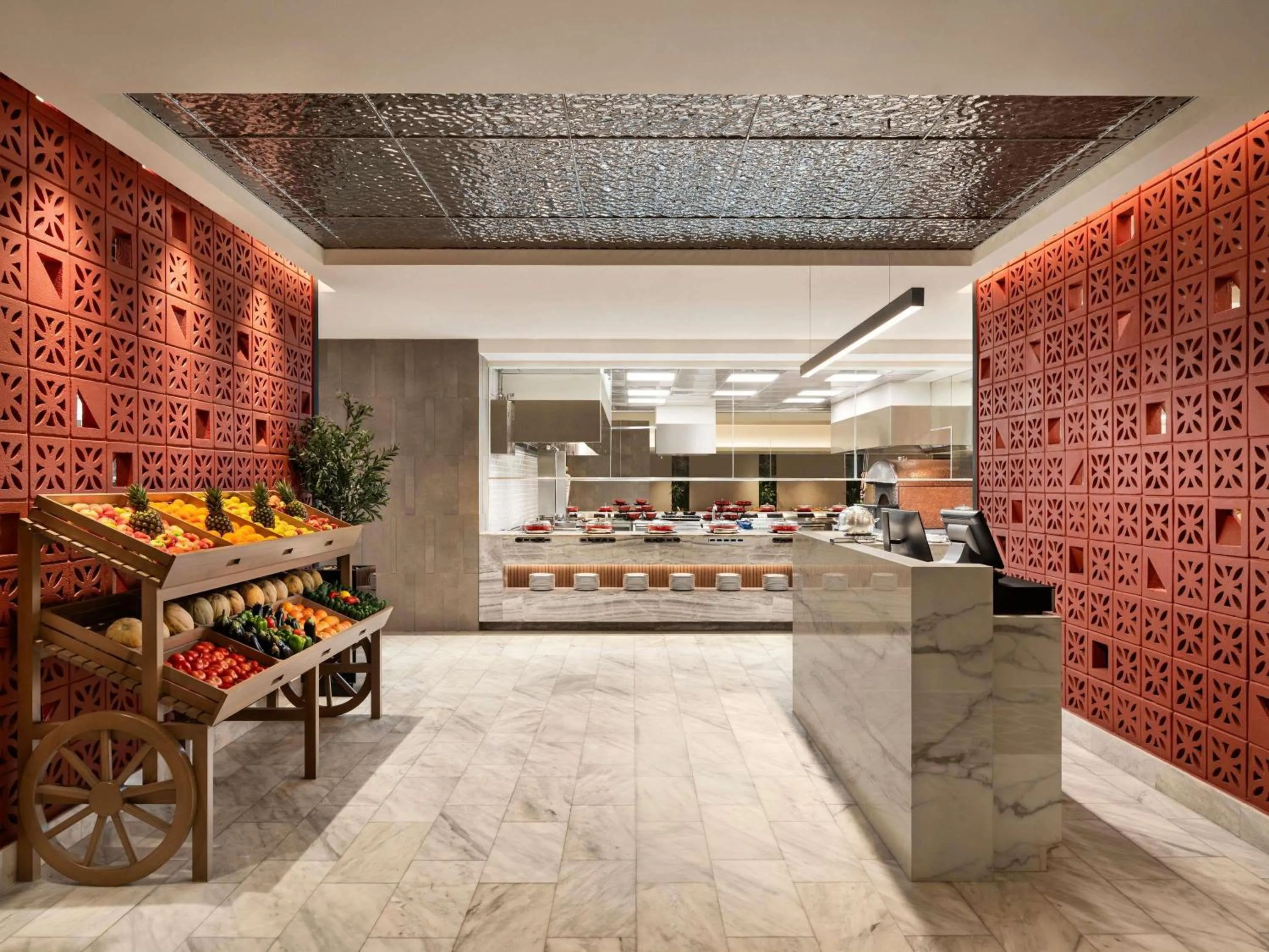 Restaurant/places to eat in Movenpick Hotel & Residences Hajar Tower Makkah