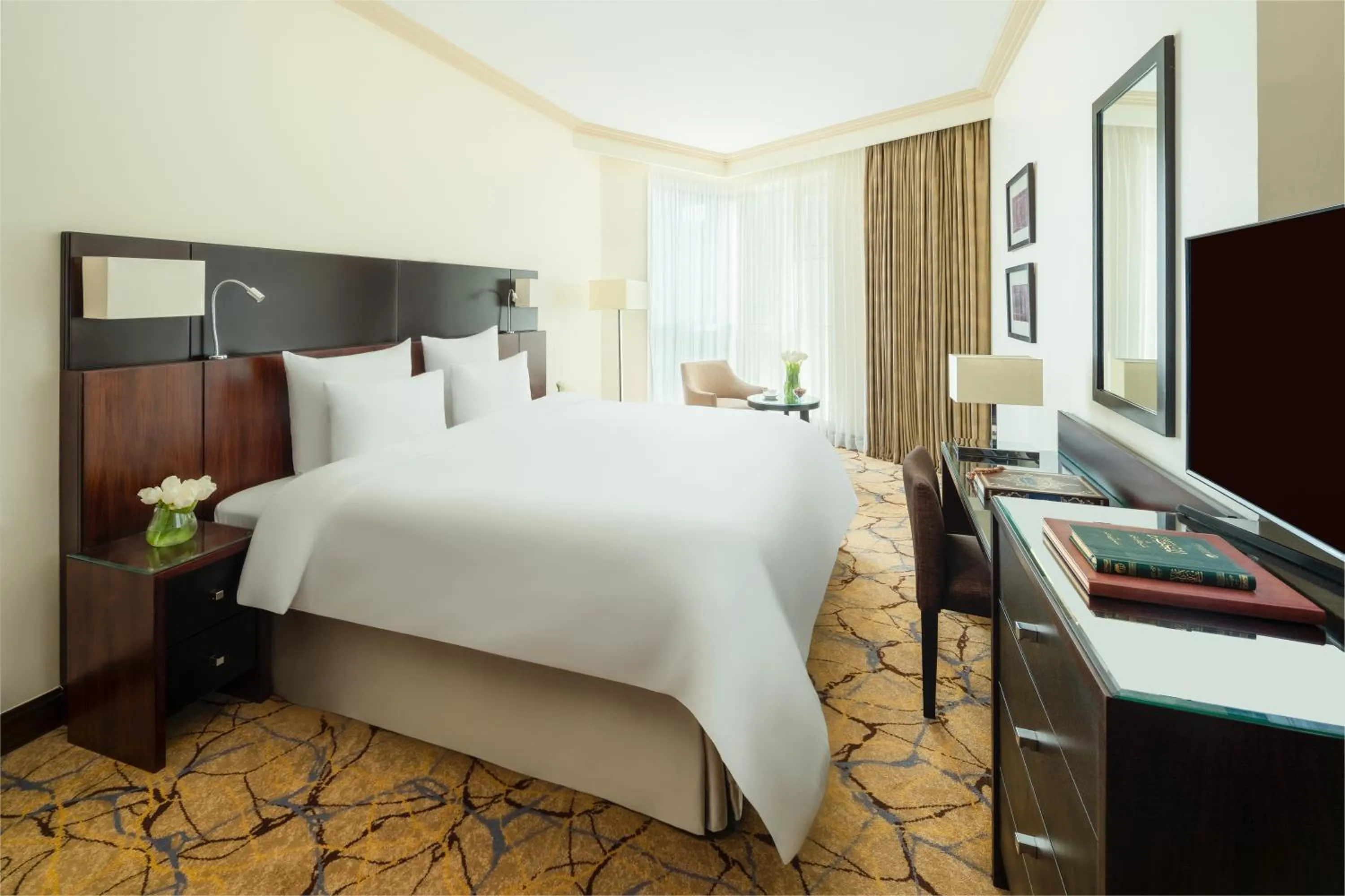 Bed in Movenpick Hotel & Residences Hajar Tower Makkah