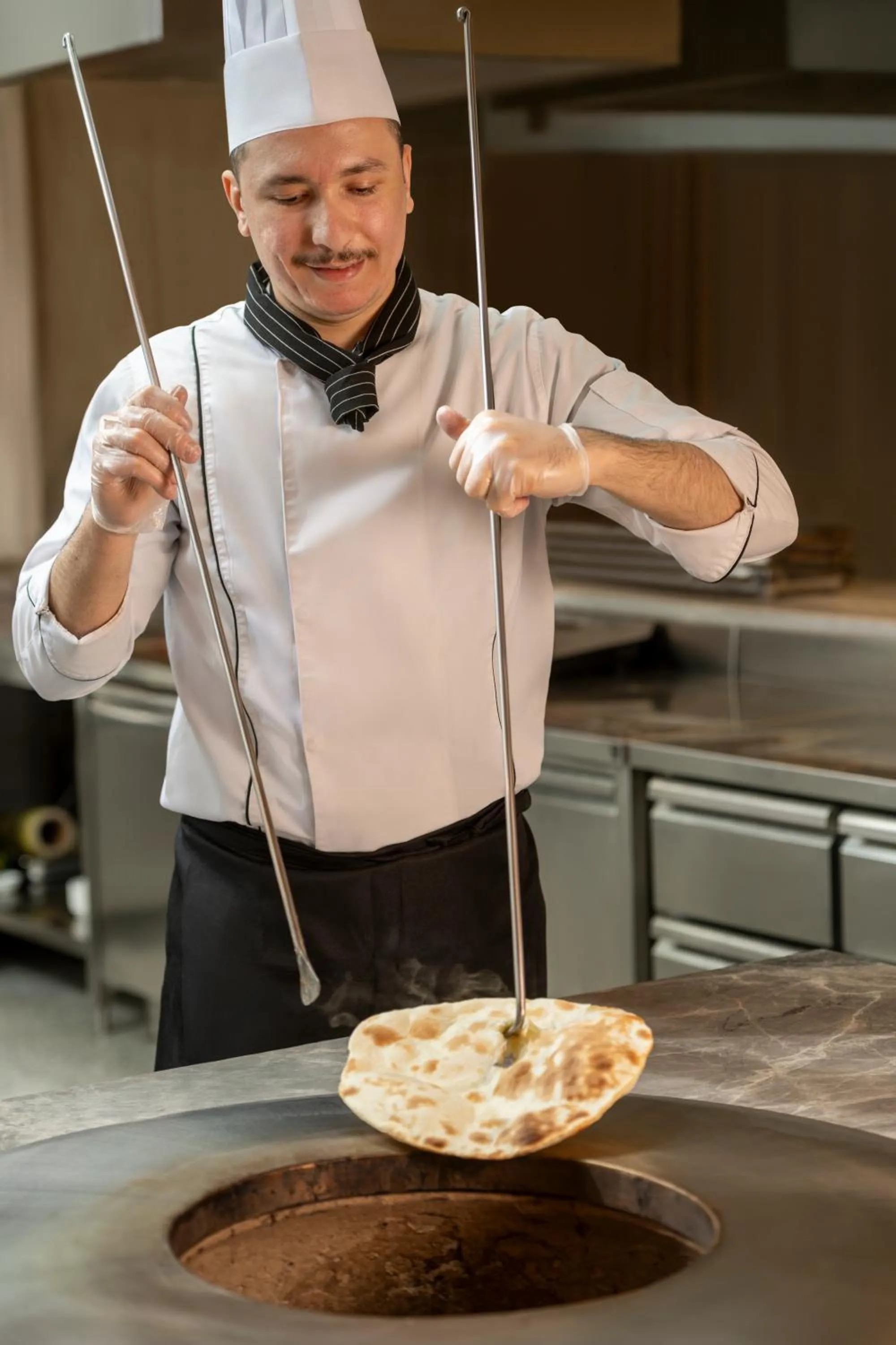 Restaurant/places to eat in Movenpick Hotel & Residences Hajar Tower Makkah