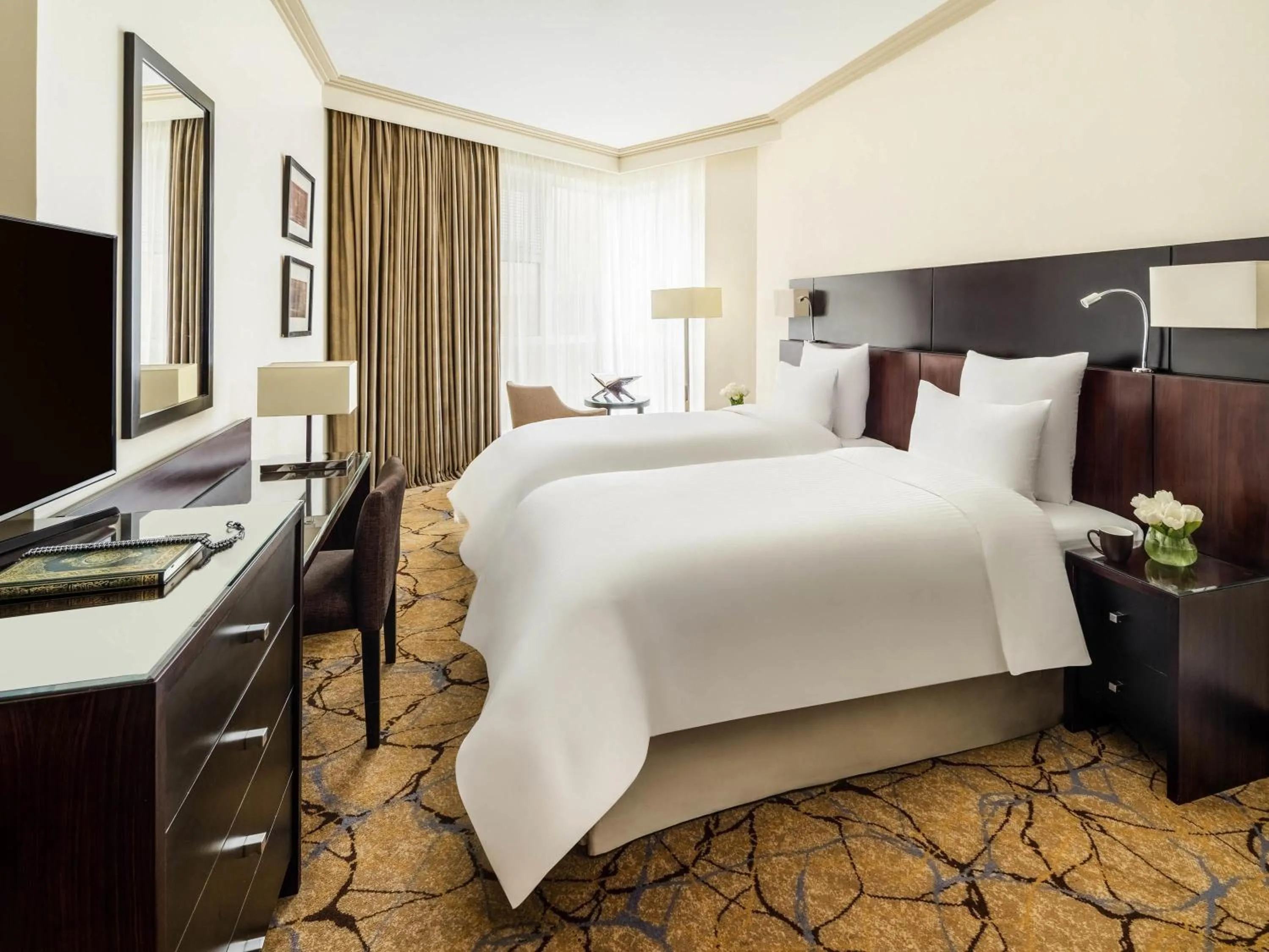 Bedroom, Bed in Movenpick Hotel & Residences Hajar Tower Makkah