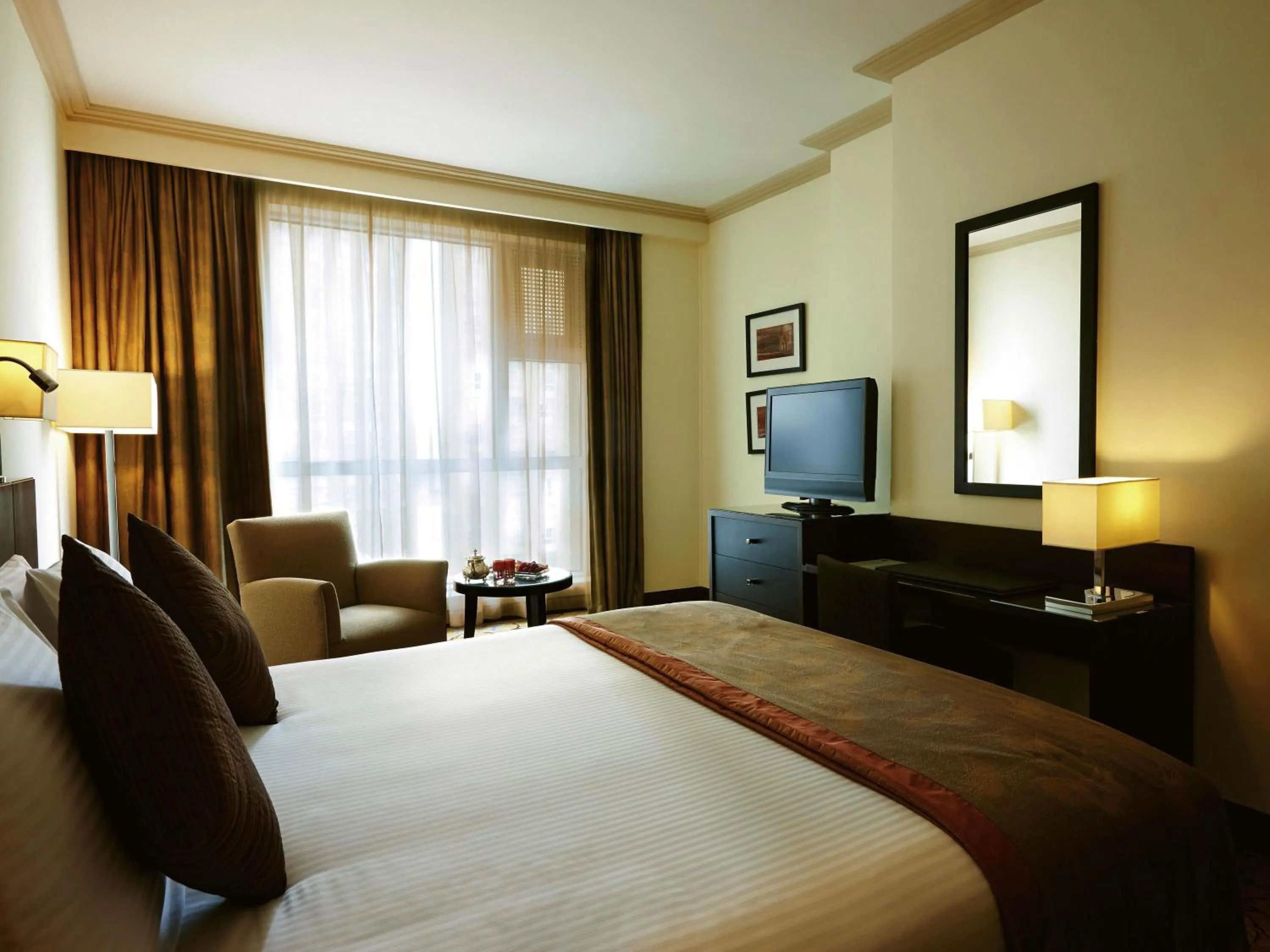 Bedroom, Bed in Movenpick Hotel & Residences Hajar Tower Makkah