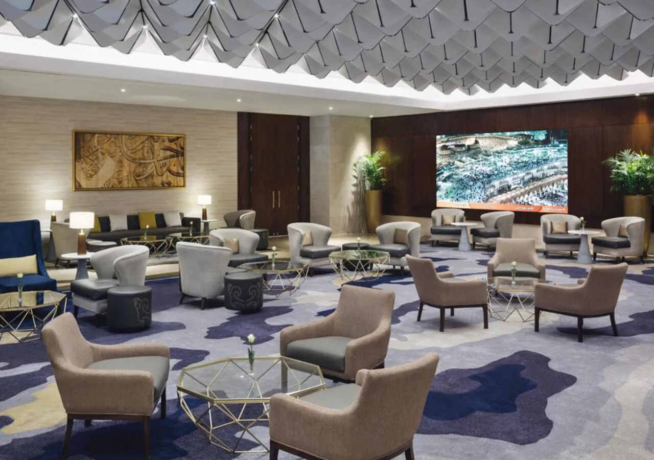 Restaurant/places to eat in Movenpick Hotel & Residences Hajar Tower Makkah