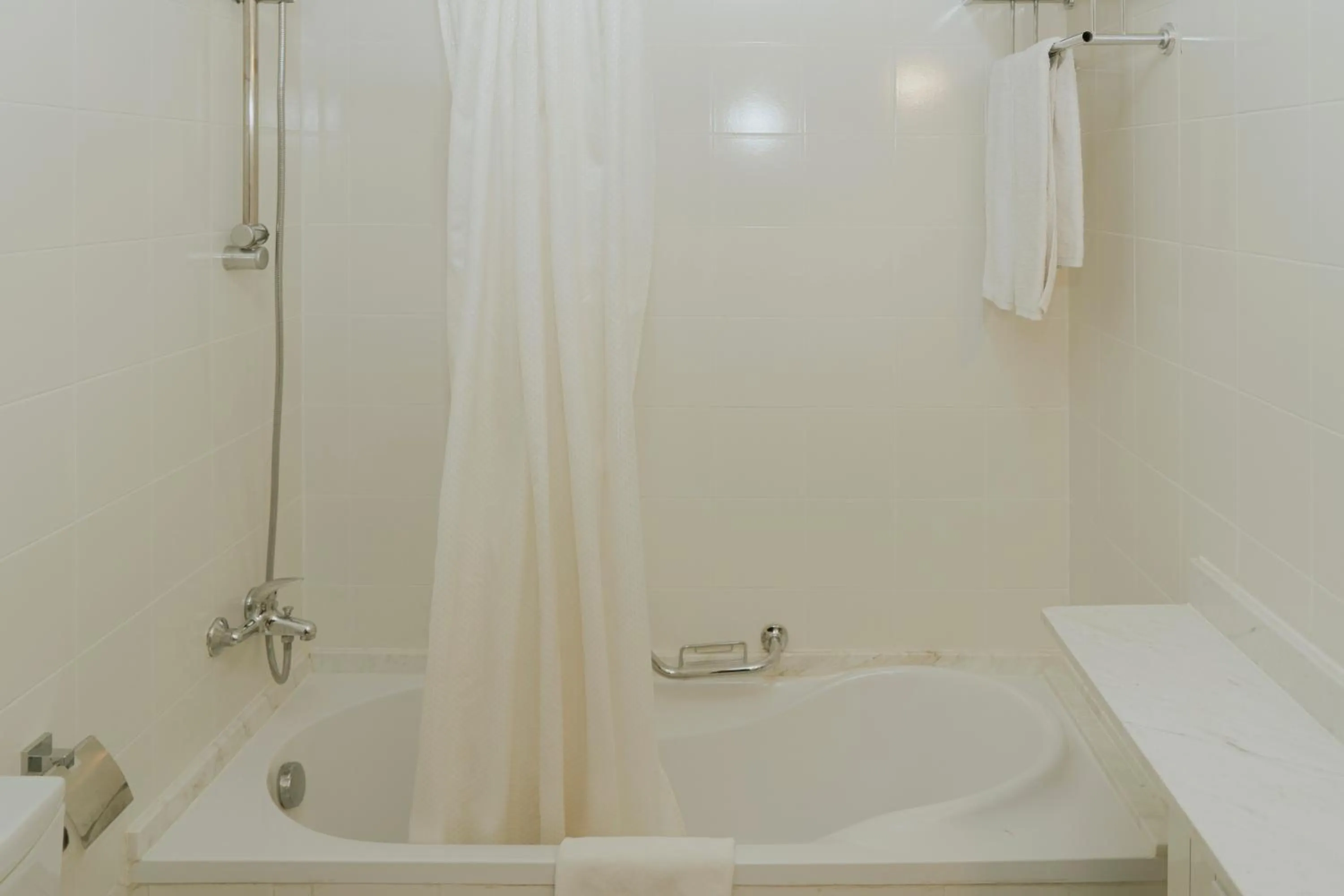 Bathroom in Le Cedrus Hotel