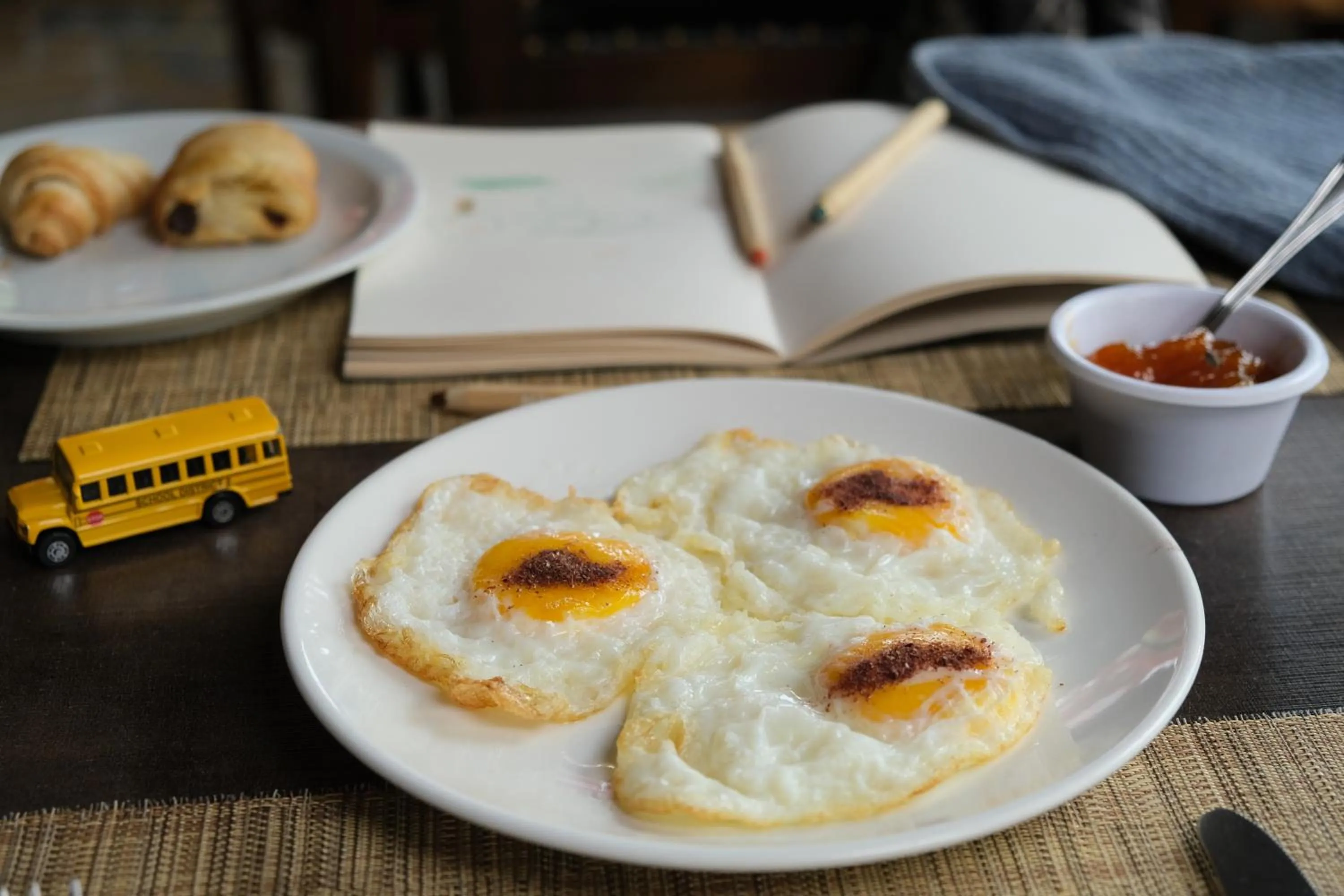 Restaurant/places to eat in Le Cedrus Hotel