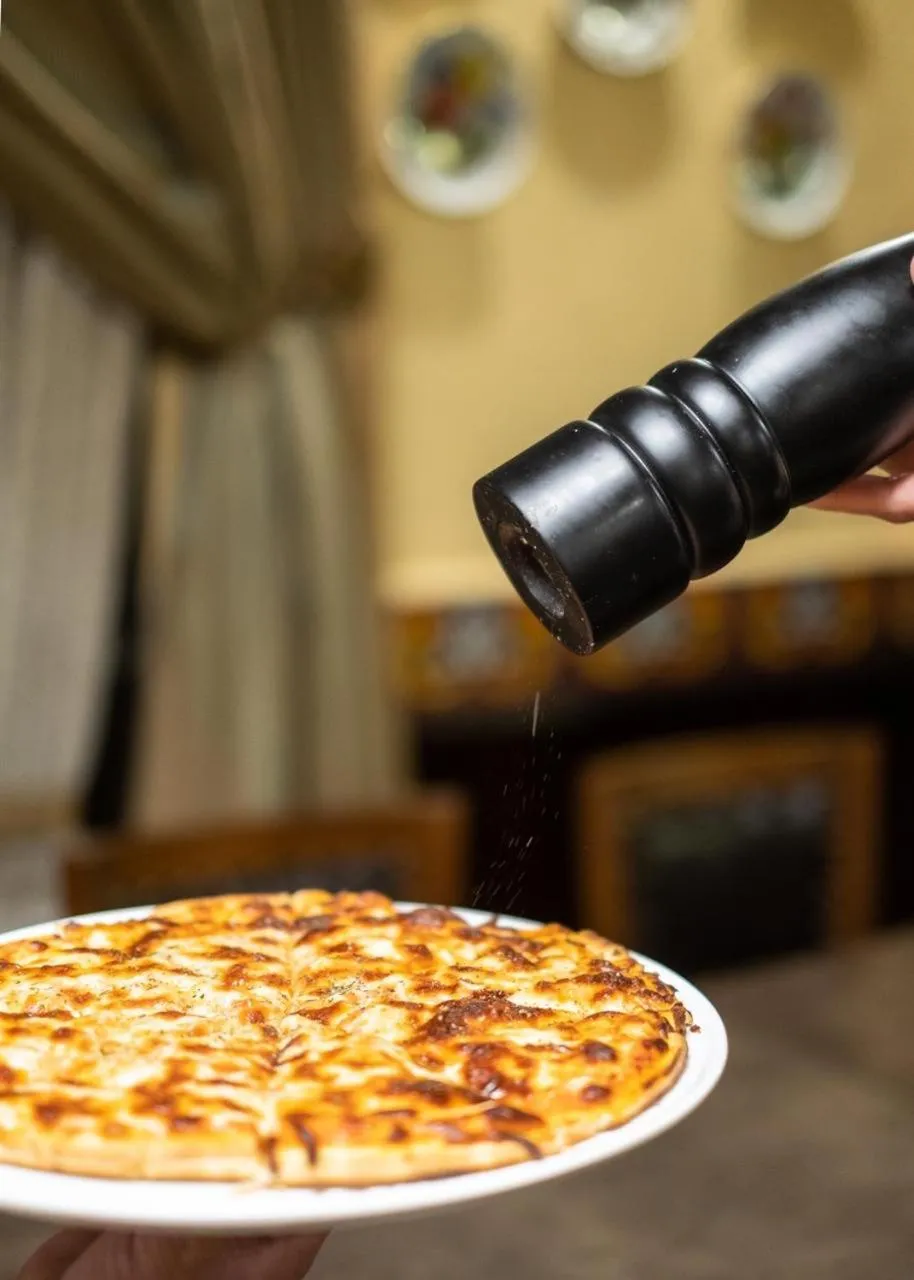 Restaurant/places to eat in Le Cedrus Hotel