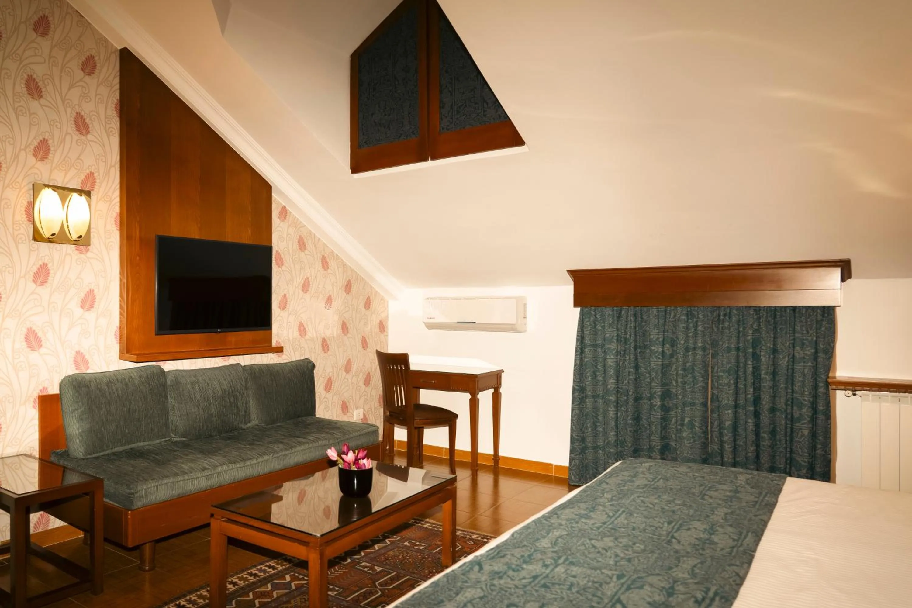 Bed in Le Cedrus Hotel