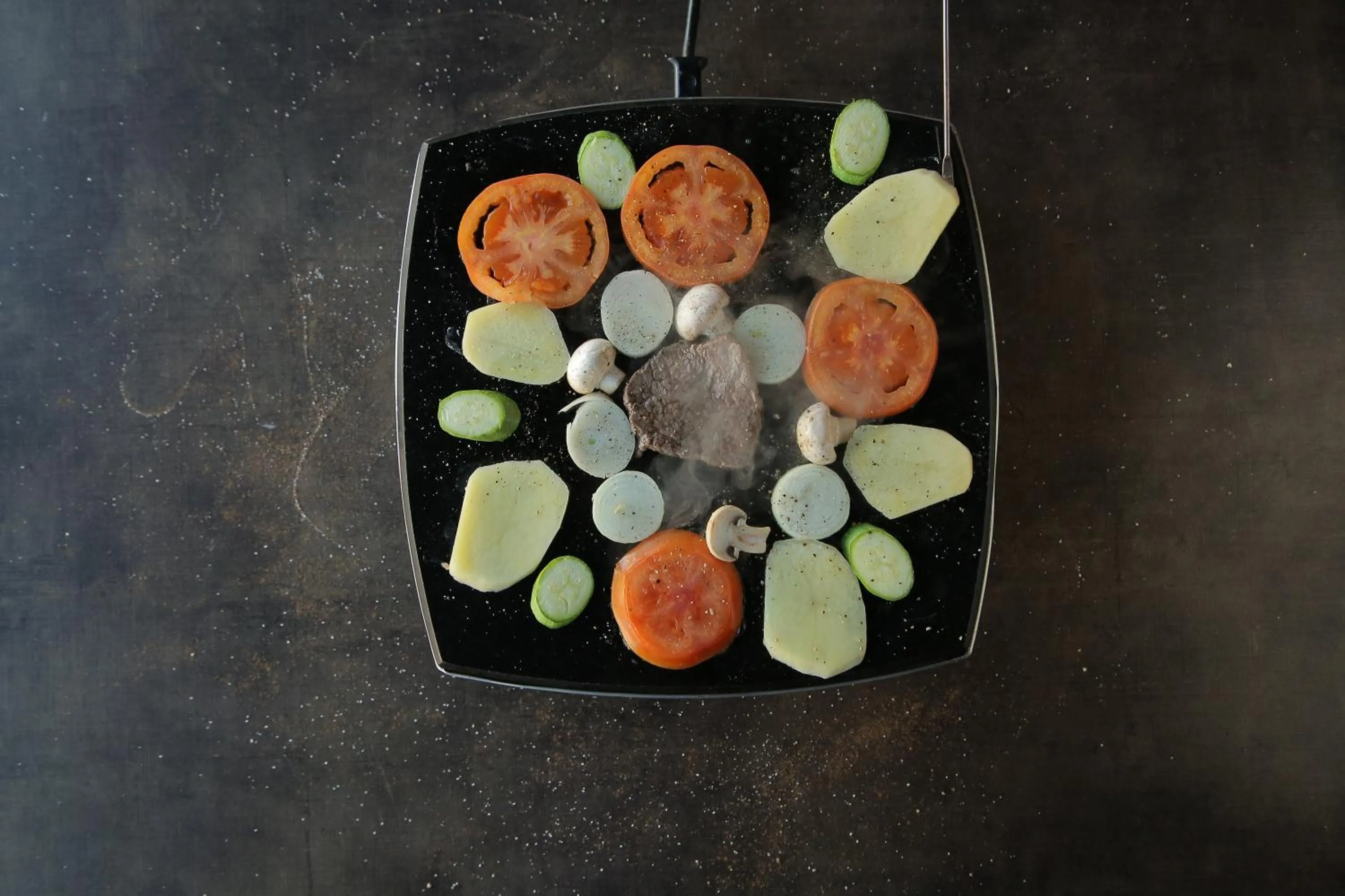 Restaurant/places to eat in Le Cedrus Hotel