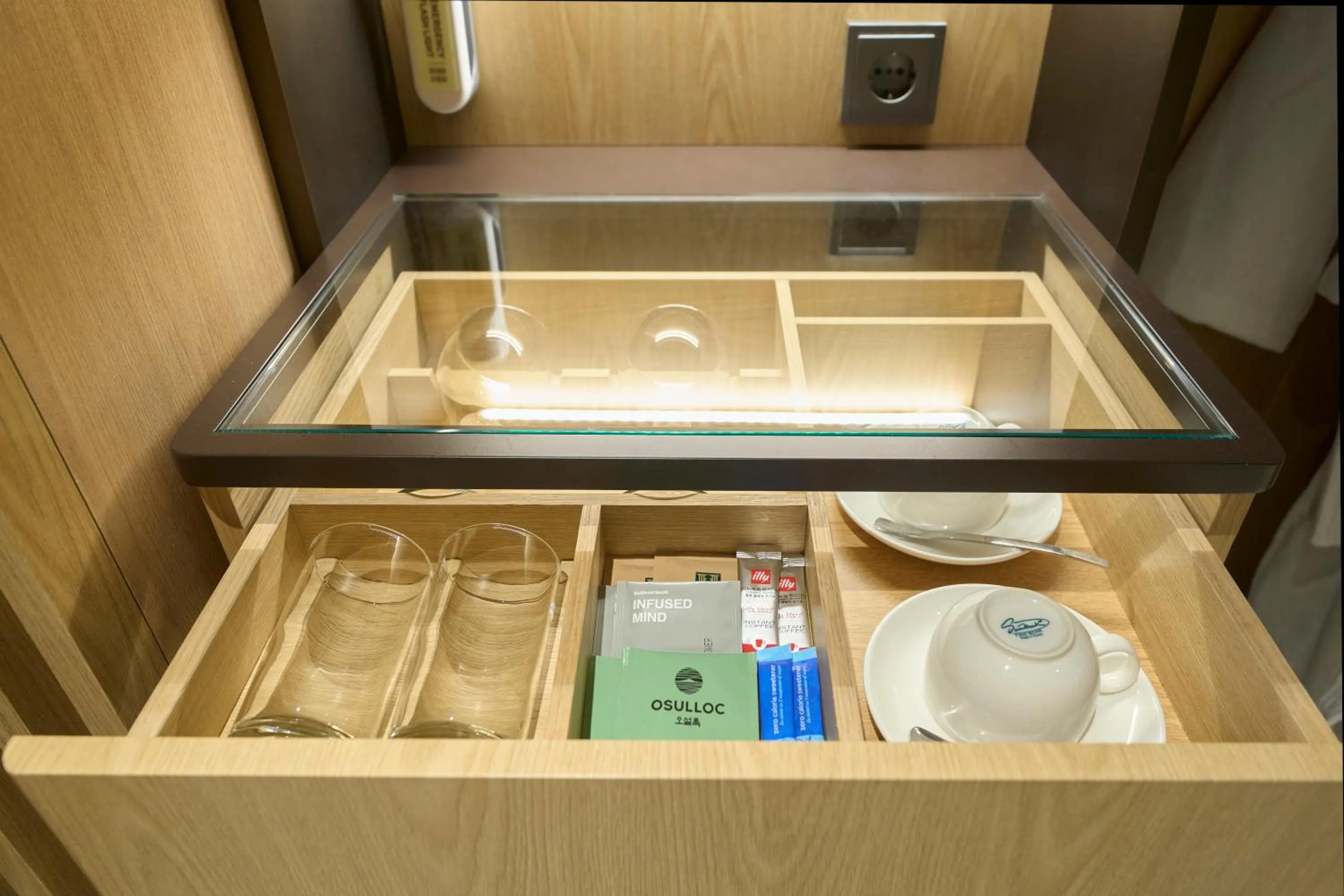 Photo of the whole room in Mayfield Hotel Seoul