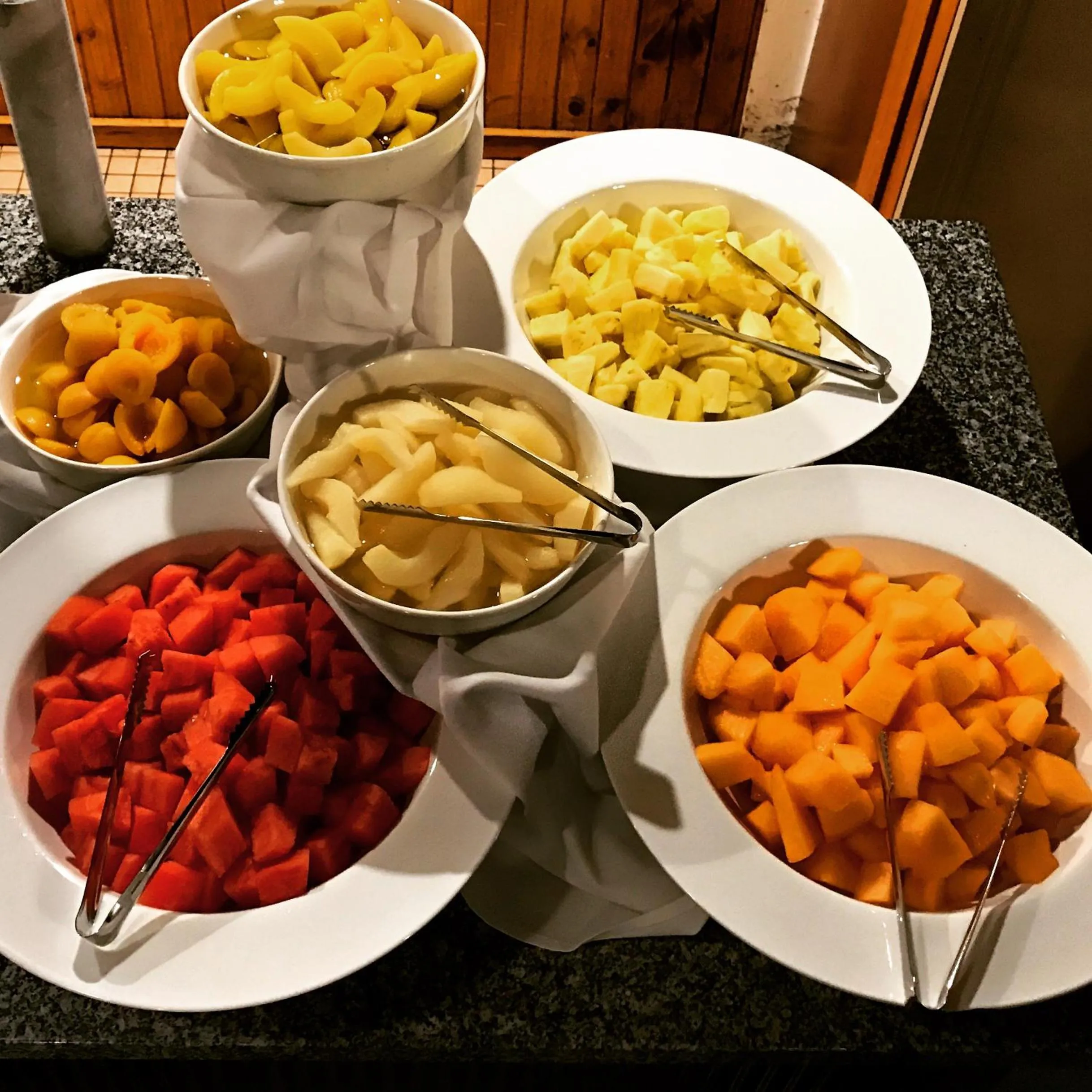 Breakfast in The Man from Snowy River Hotel