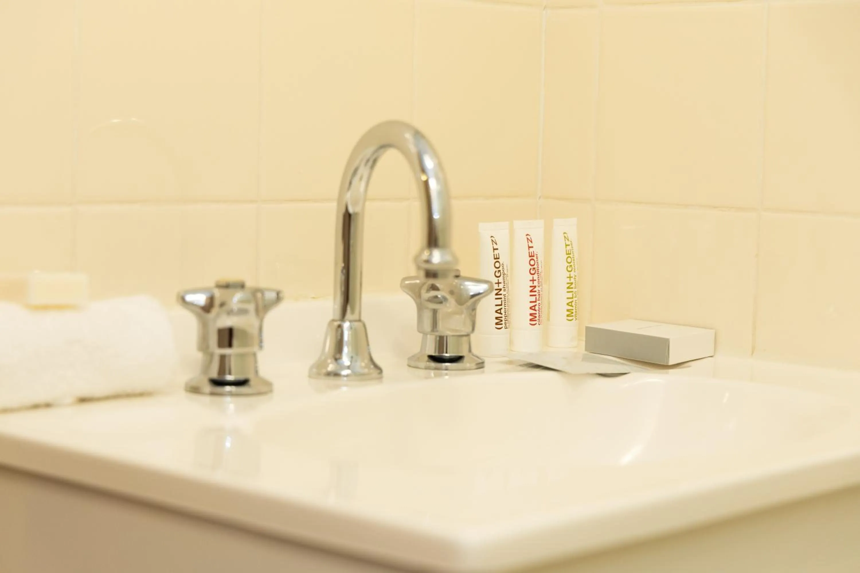 The Man from Snowy River Hotel