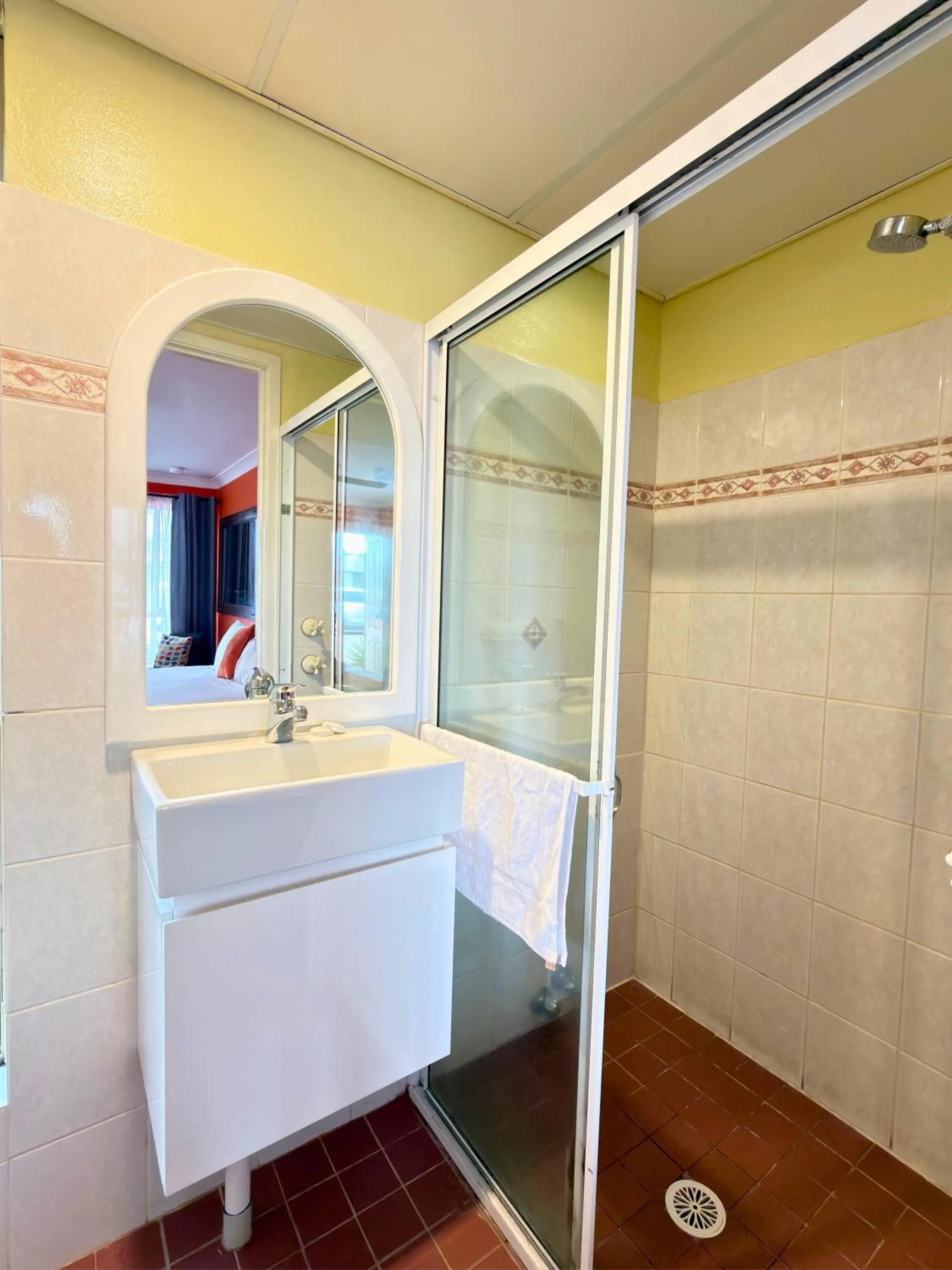 Shower in Aussie Rest Motel