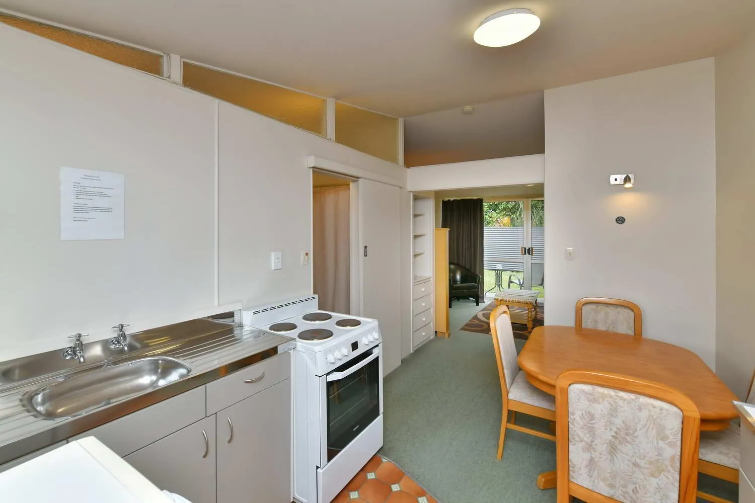 Kitchen or kitchenette in Wayside Motel
