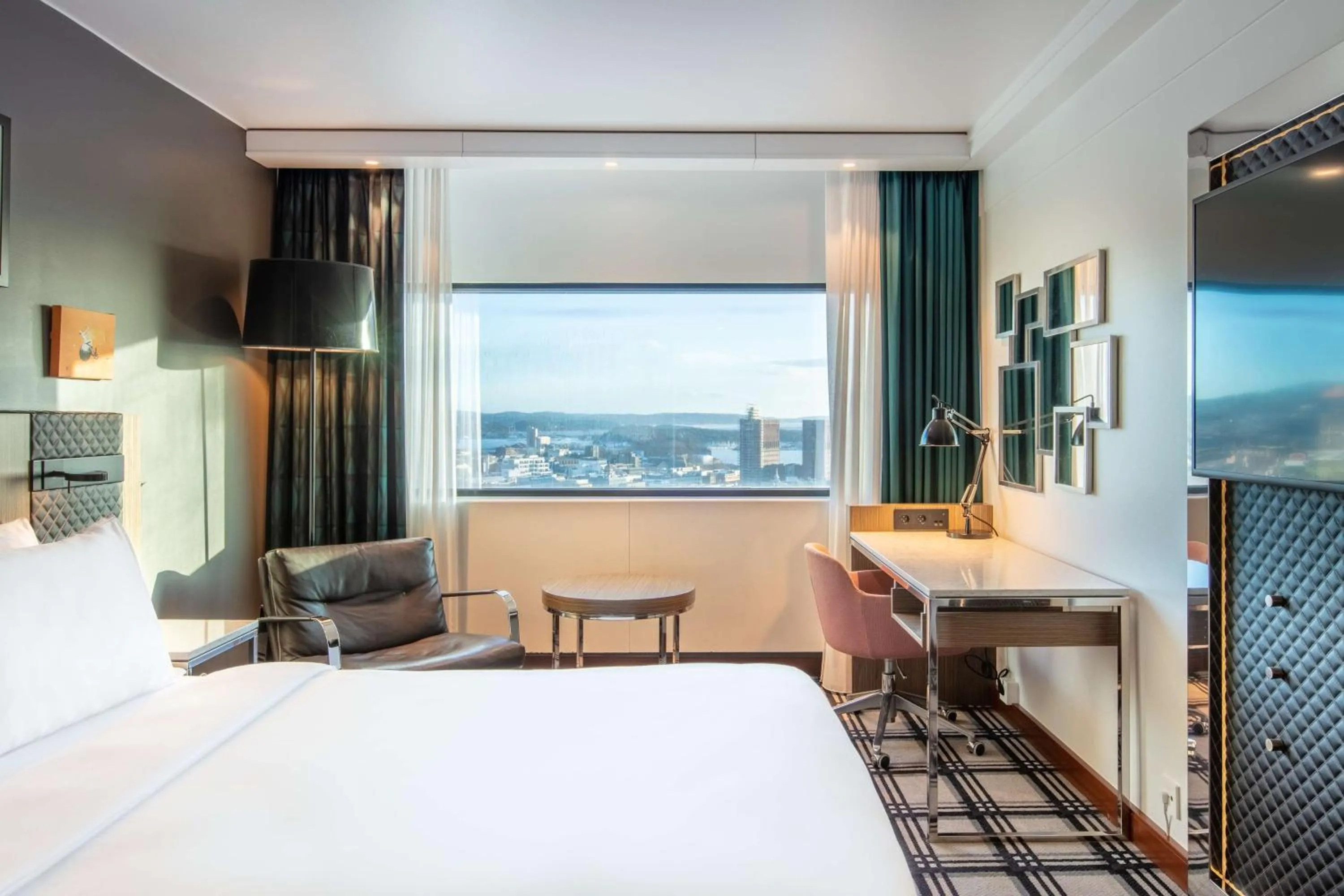 Bedroom, Bed in Radisson Blu Scandinavia Hotel, Oslo