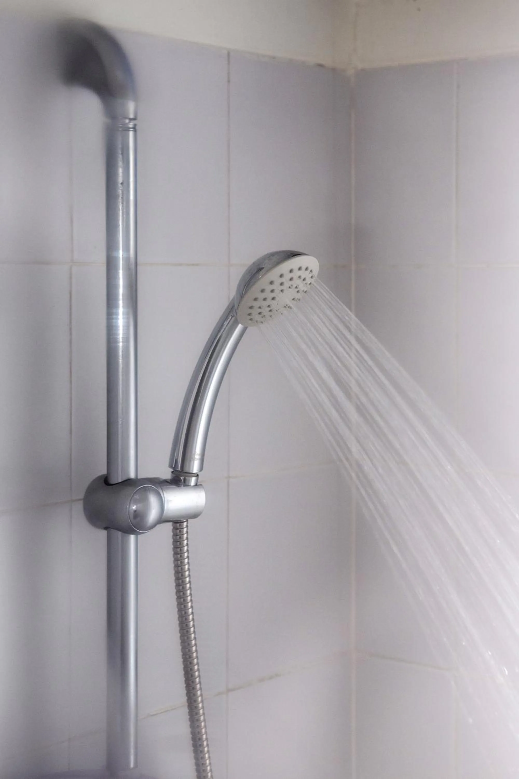 Shower in Hop Inn Hotel Makati Avenue Manila