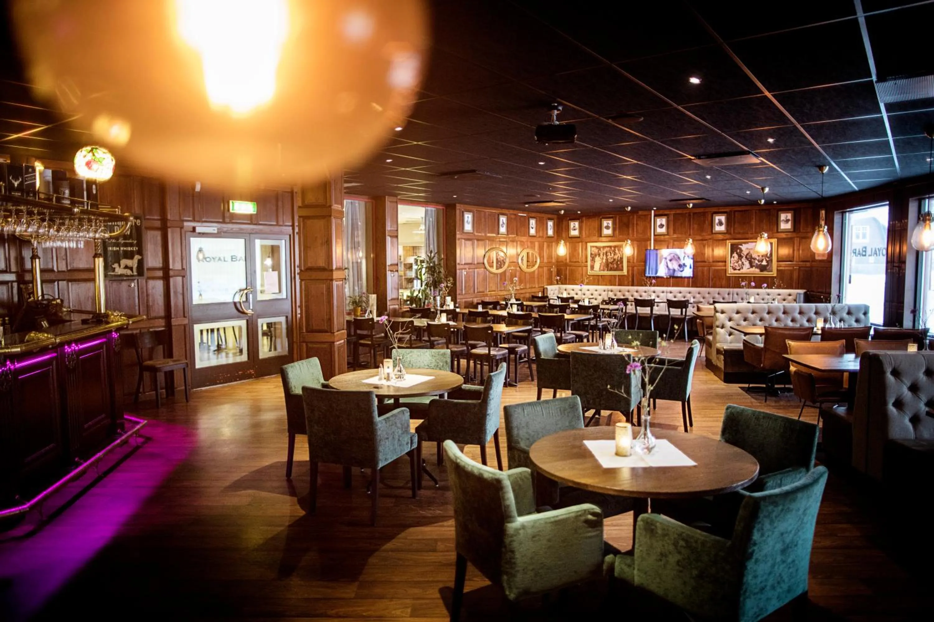 Lounge or bar in First Hotel Royal