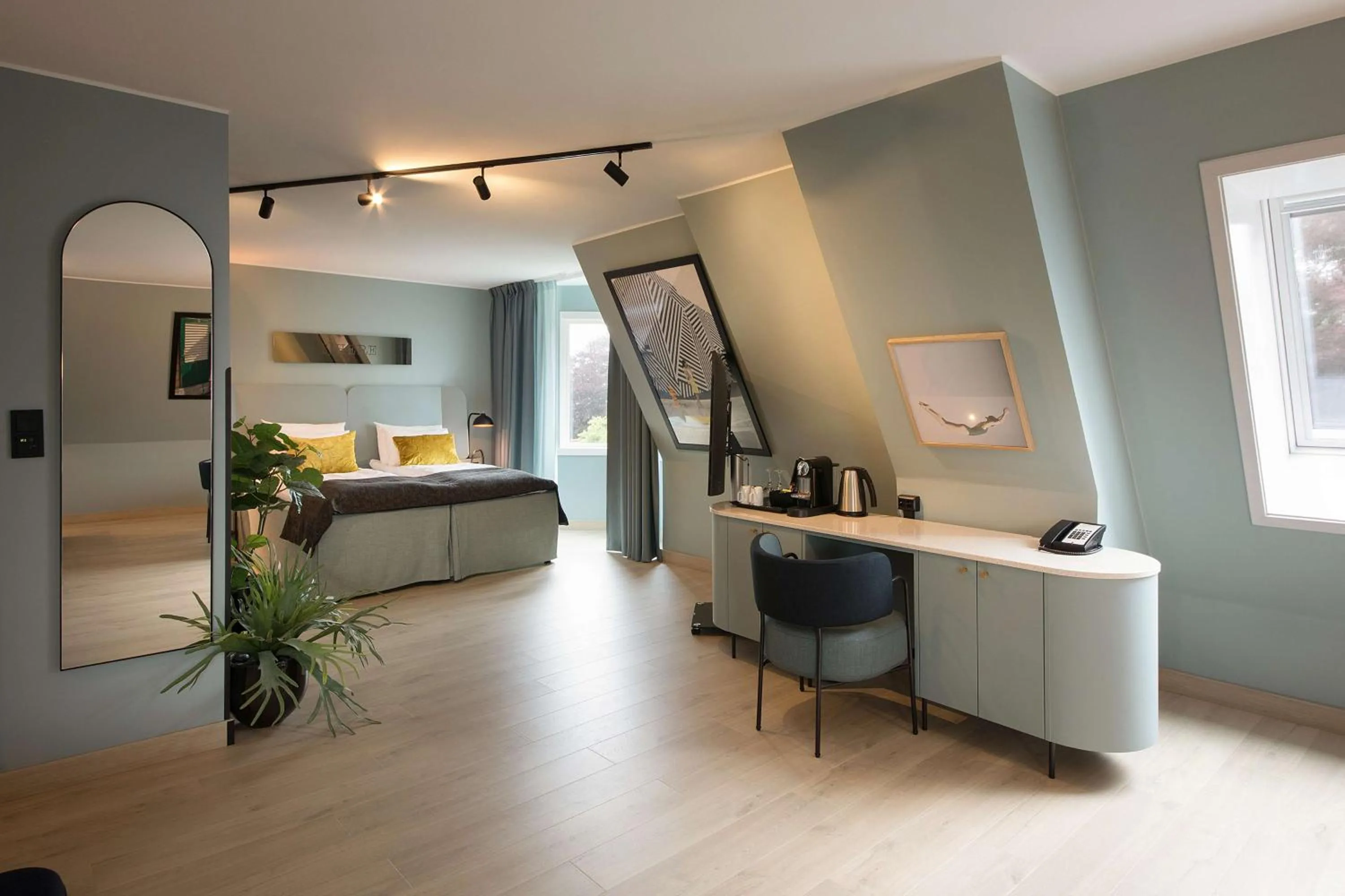 Photo of the whole room, Bed in Scandic Royal Stavanger