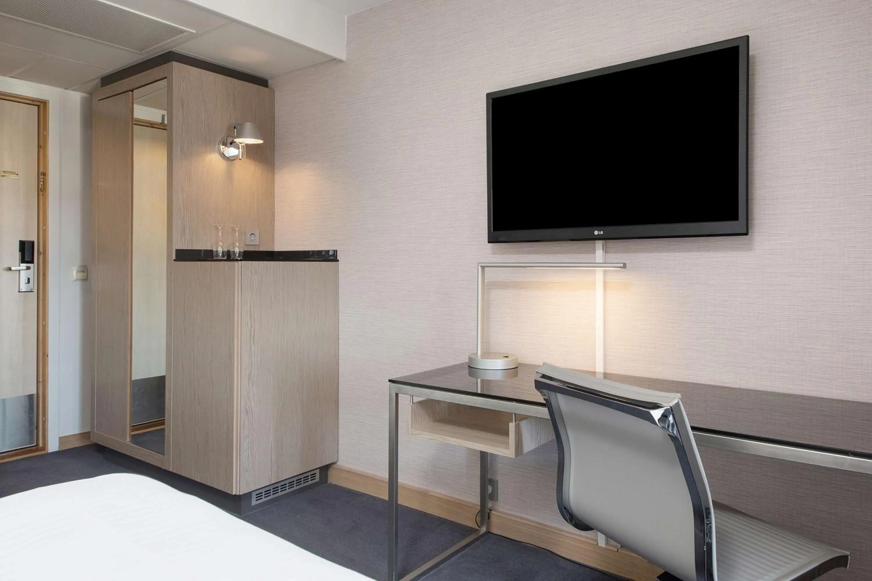 Bedroom, Bed in Scandic Royal Stavanger