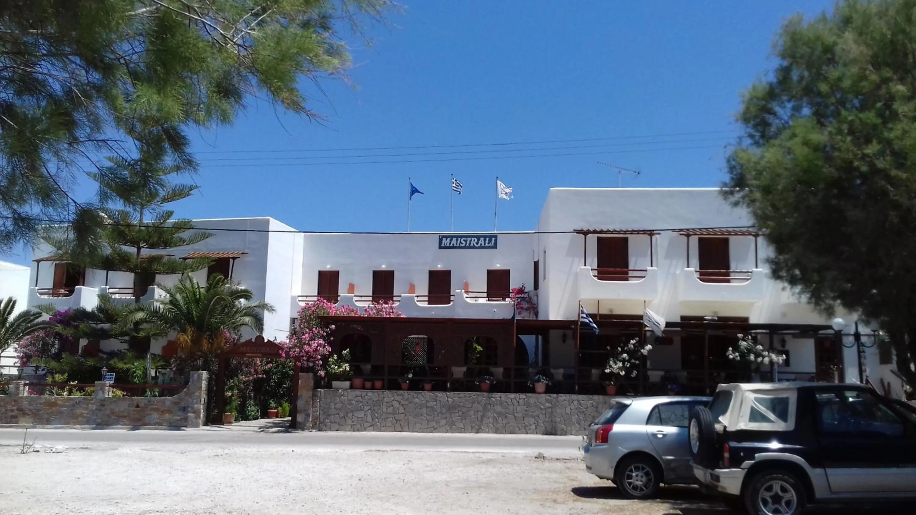 Facade/entrance in Maistrali