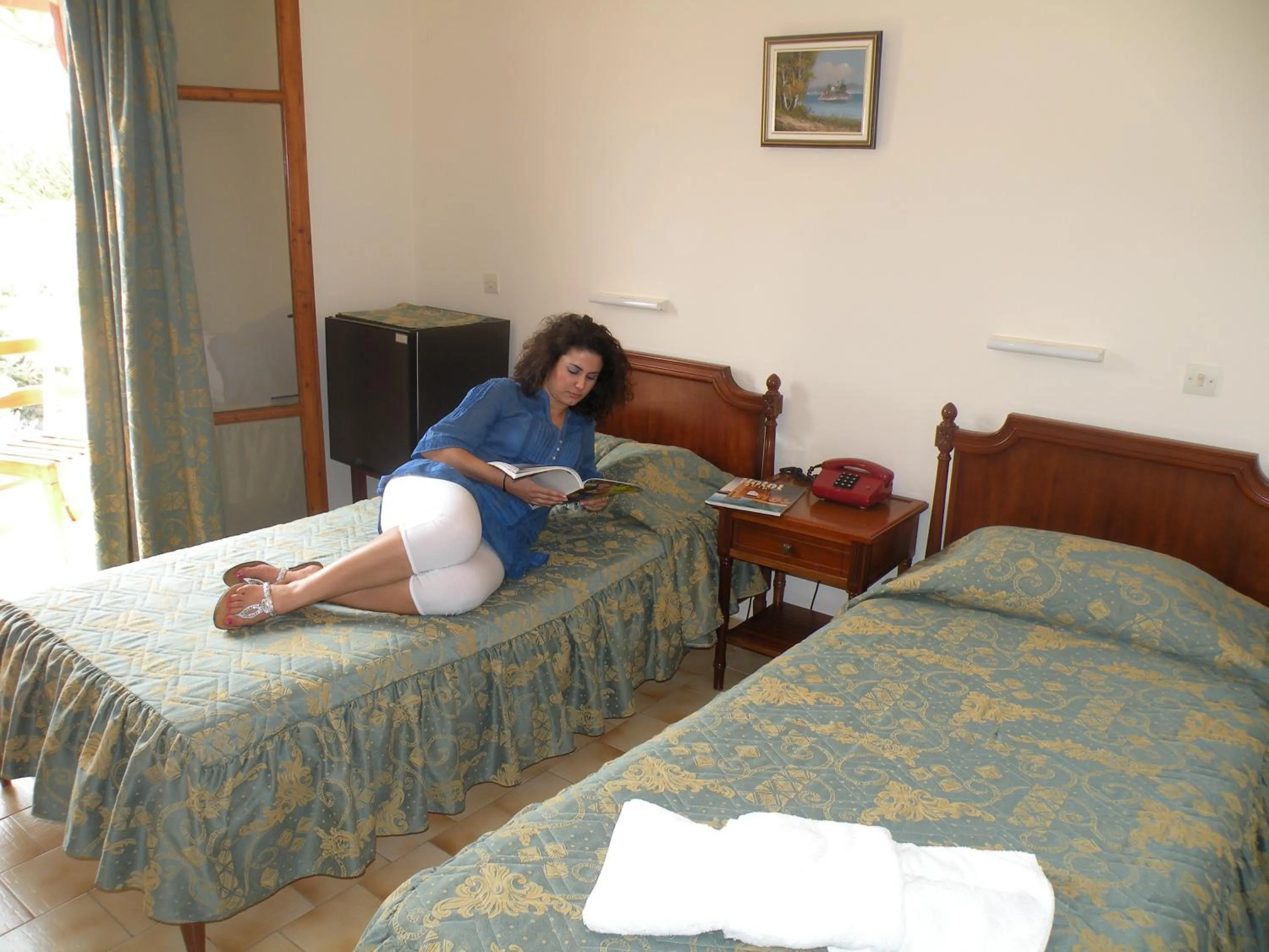 Photo of the whole room, Bed in Maistrali