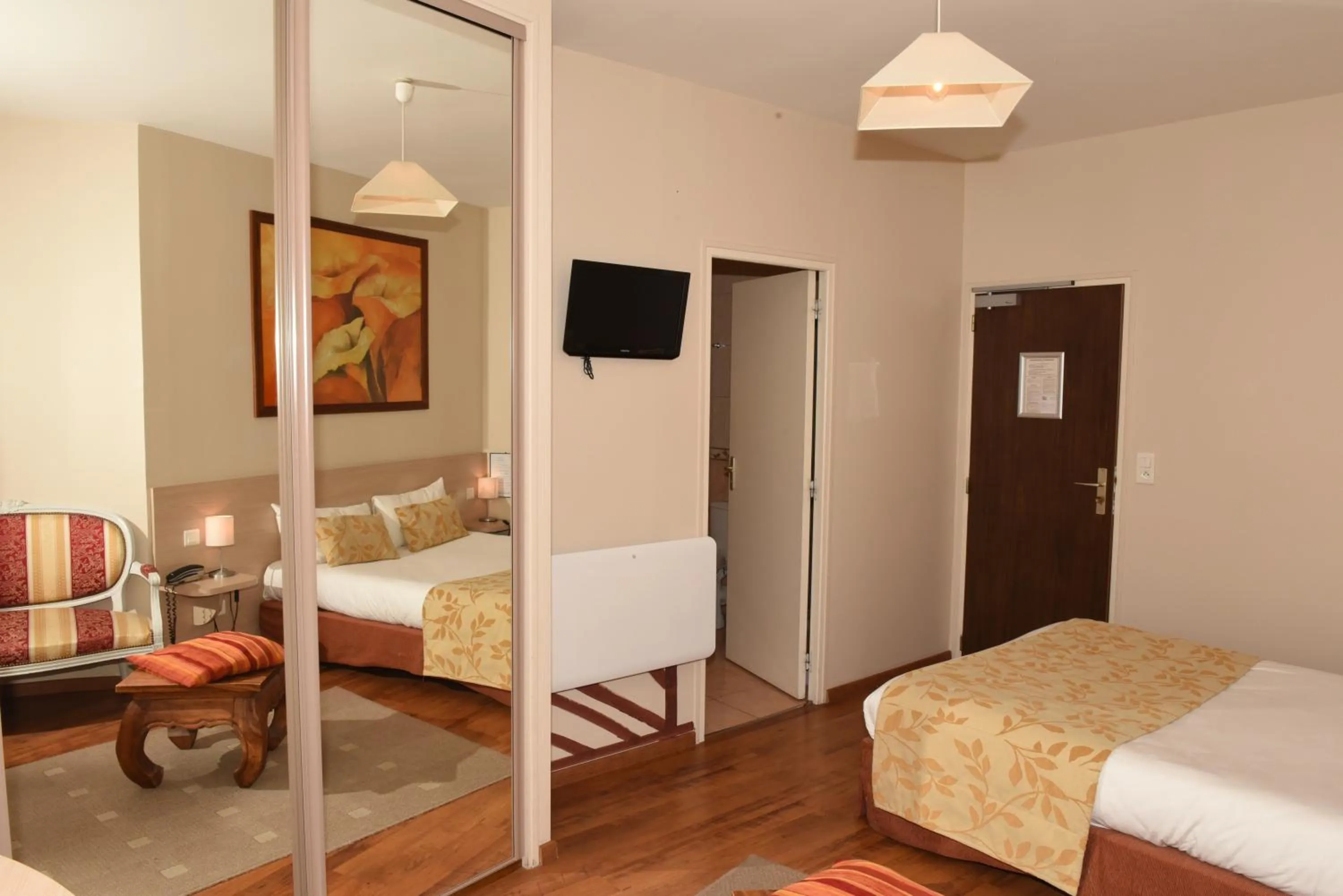 Bed in Hôtel Normandie Spa