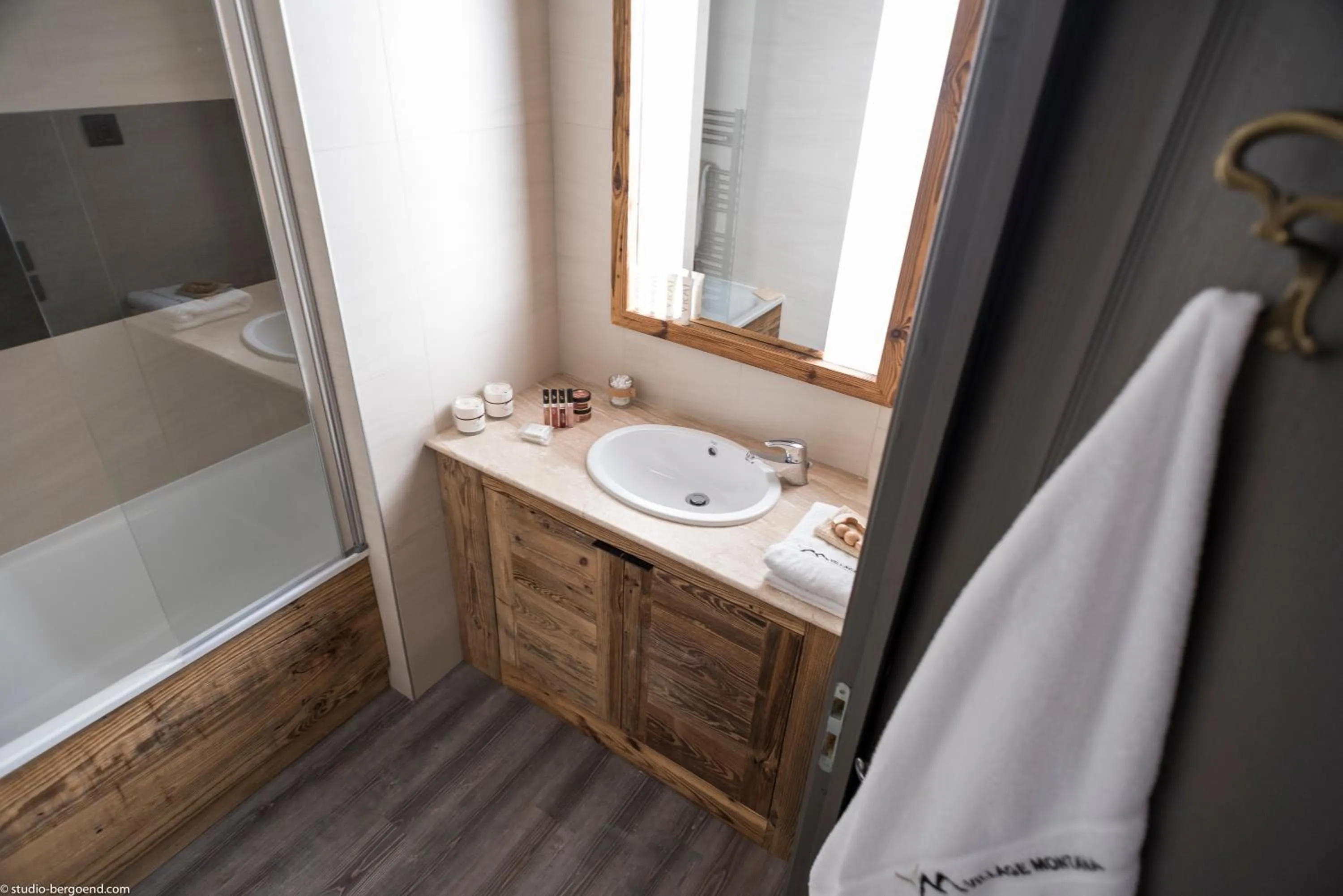 Bathroom in Hôtel Village Montana by Les Etincelles