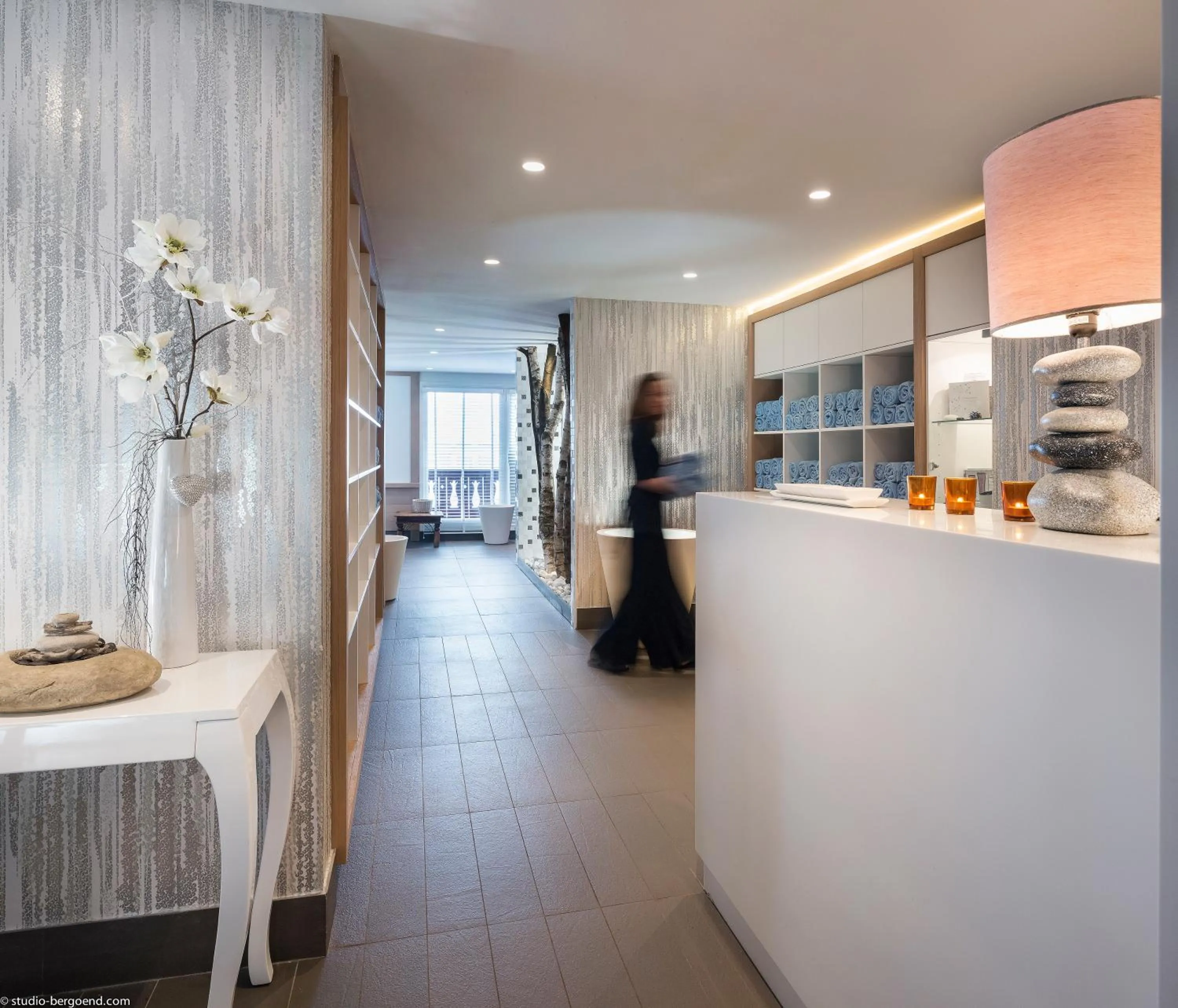 Spa and wellness centre/facilities in Hôtel Village Montana by Les Etincelles