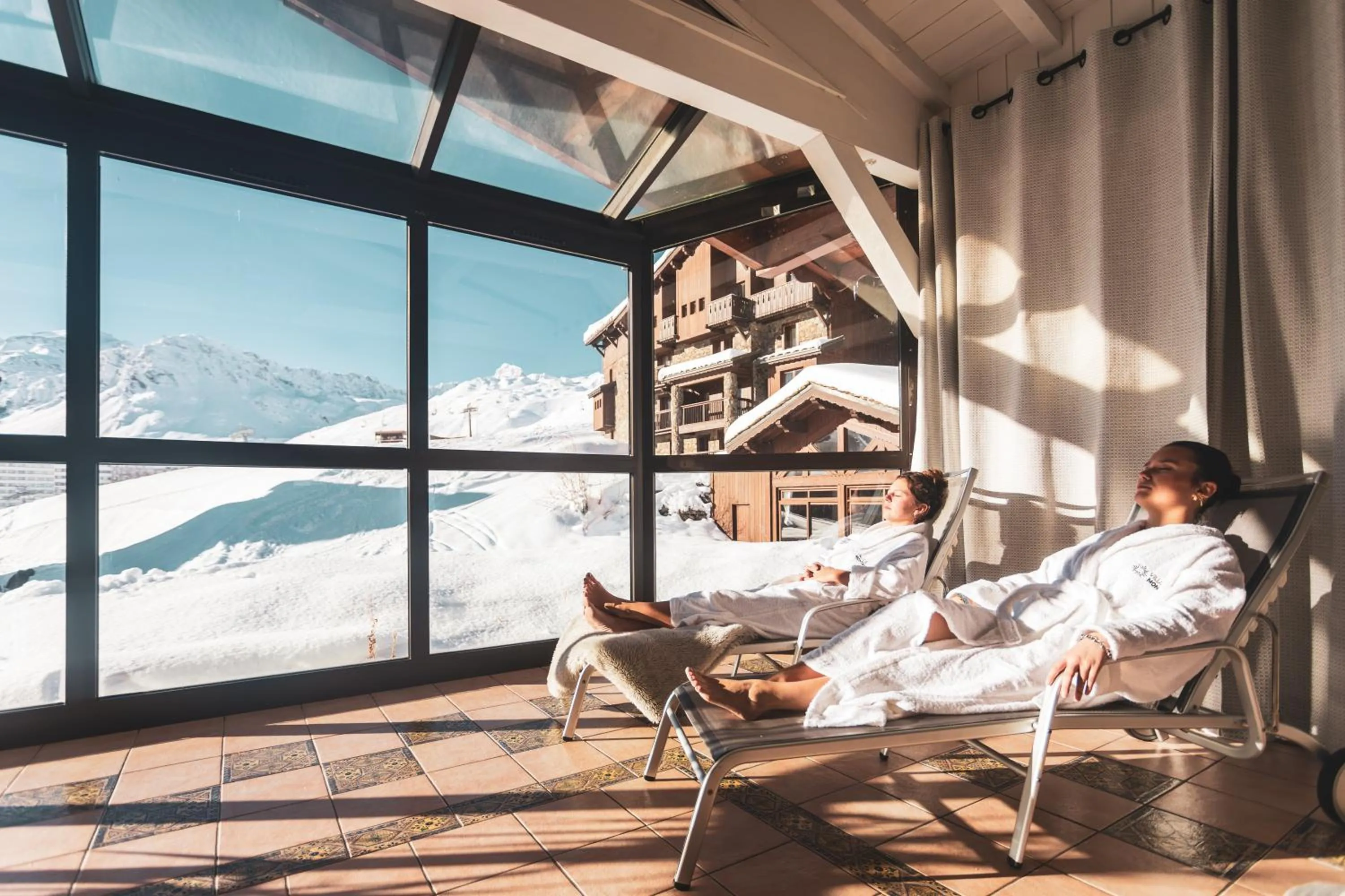 Mountain view in Hôtel Village Montana by Les Etincelles