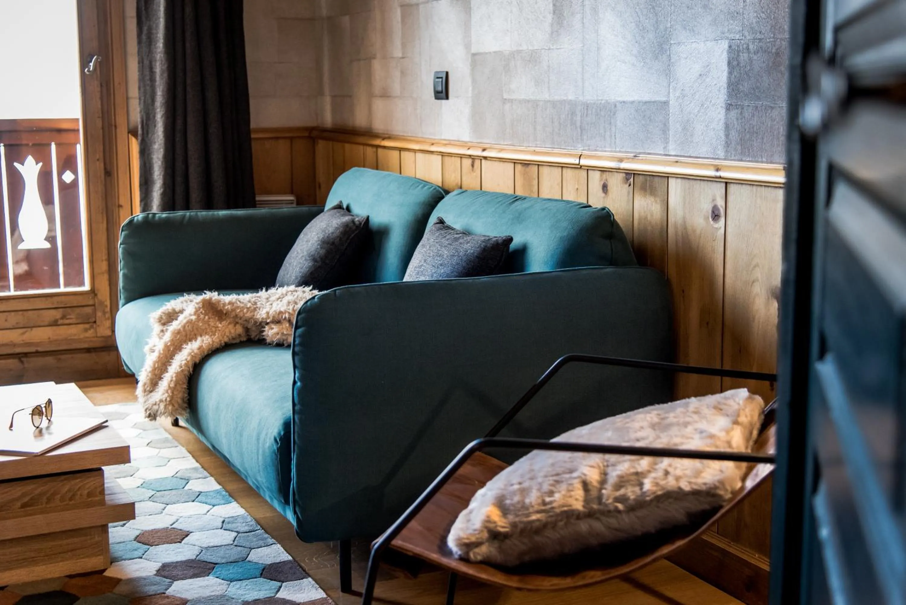 TV and multimedia in Hôtel Village Montana by Les Etincelles