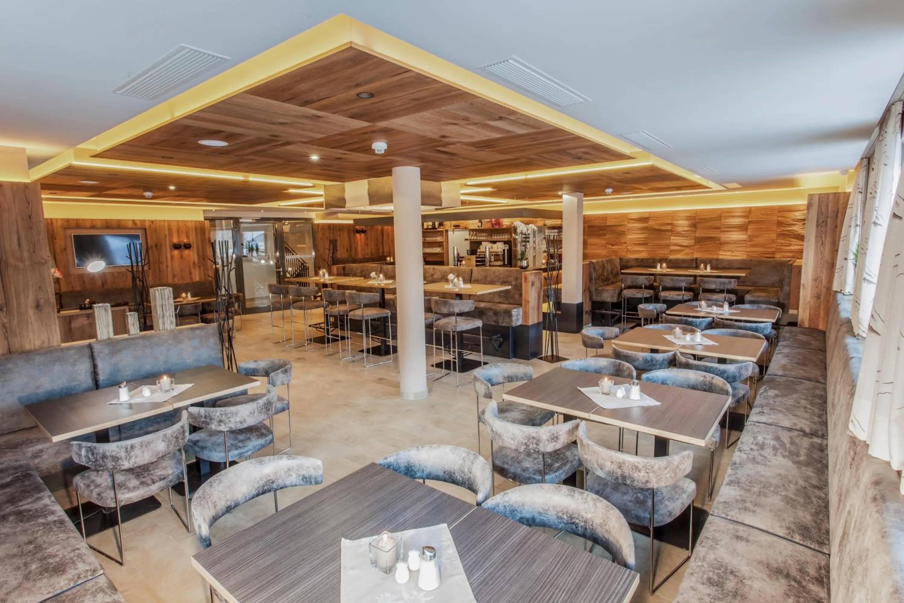 Lounge or bar in Hotel am Reiterkogel