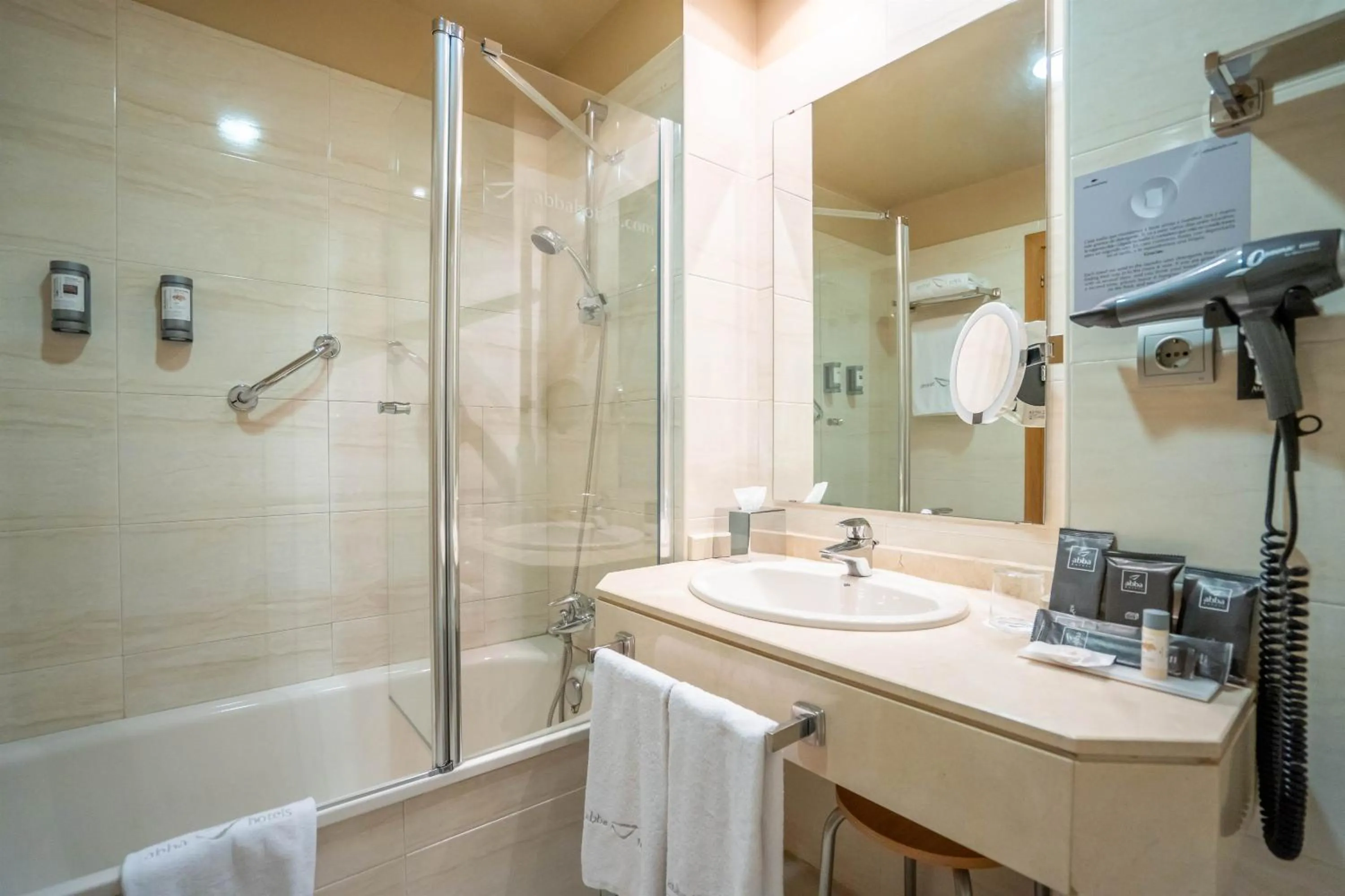 Bathroom in Abba Comillas Hotel