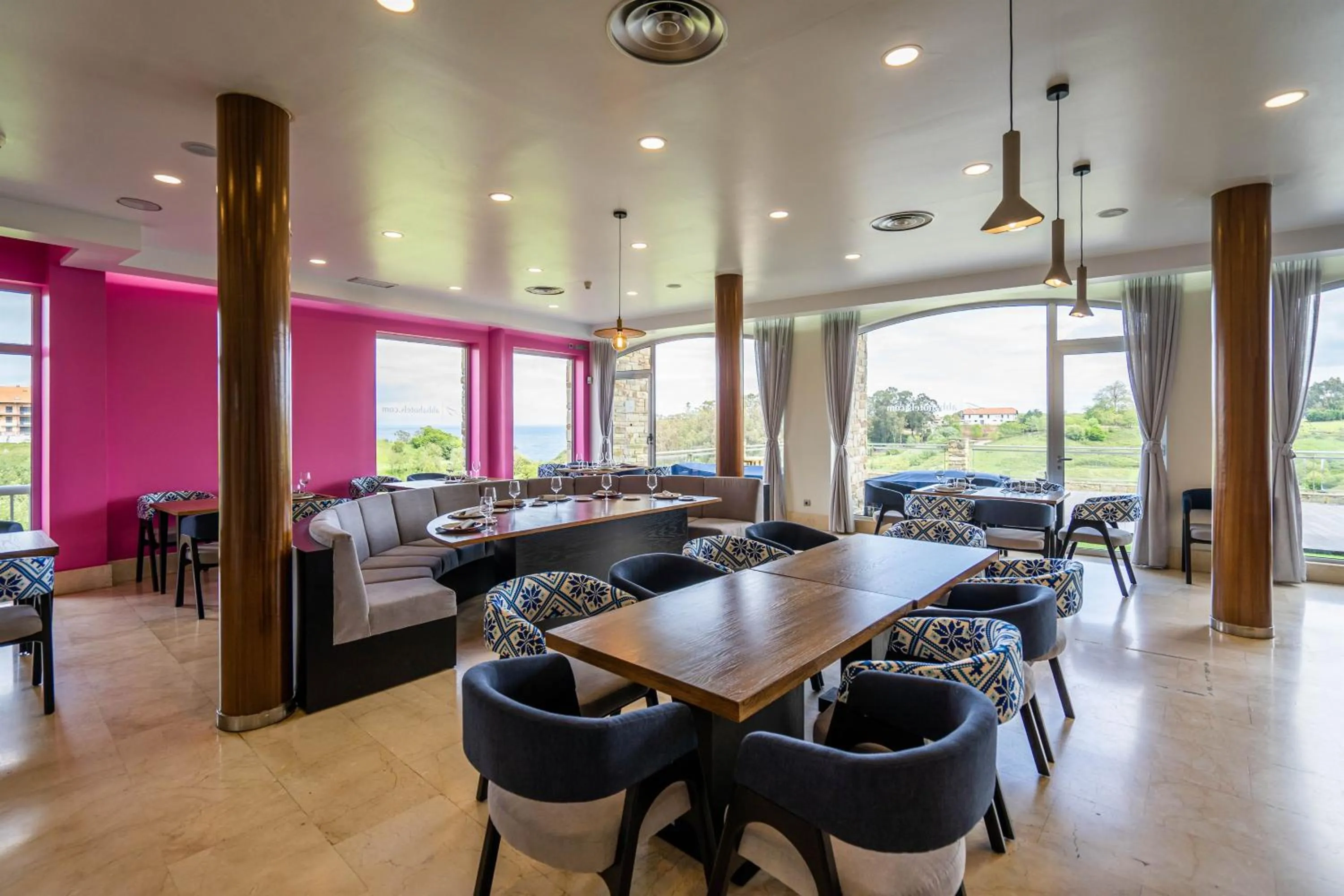 Restaurant/places to eat in Abba Comillas Hotel