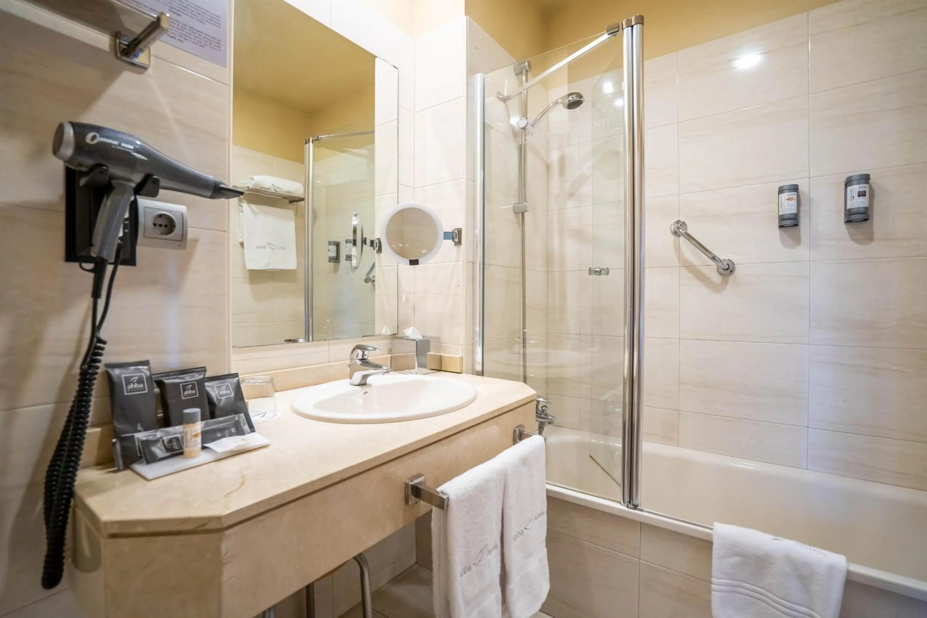 Bathroom in Abba Comillas Hotel