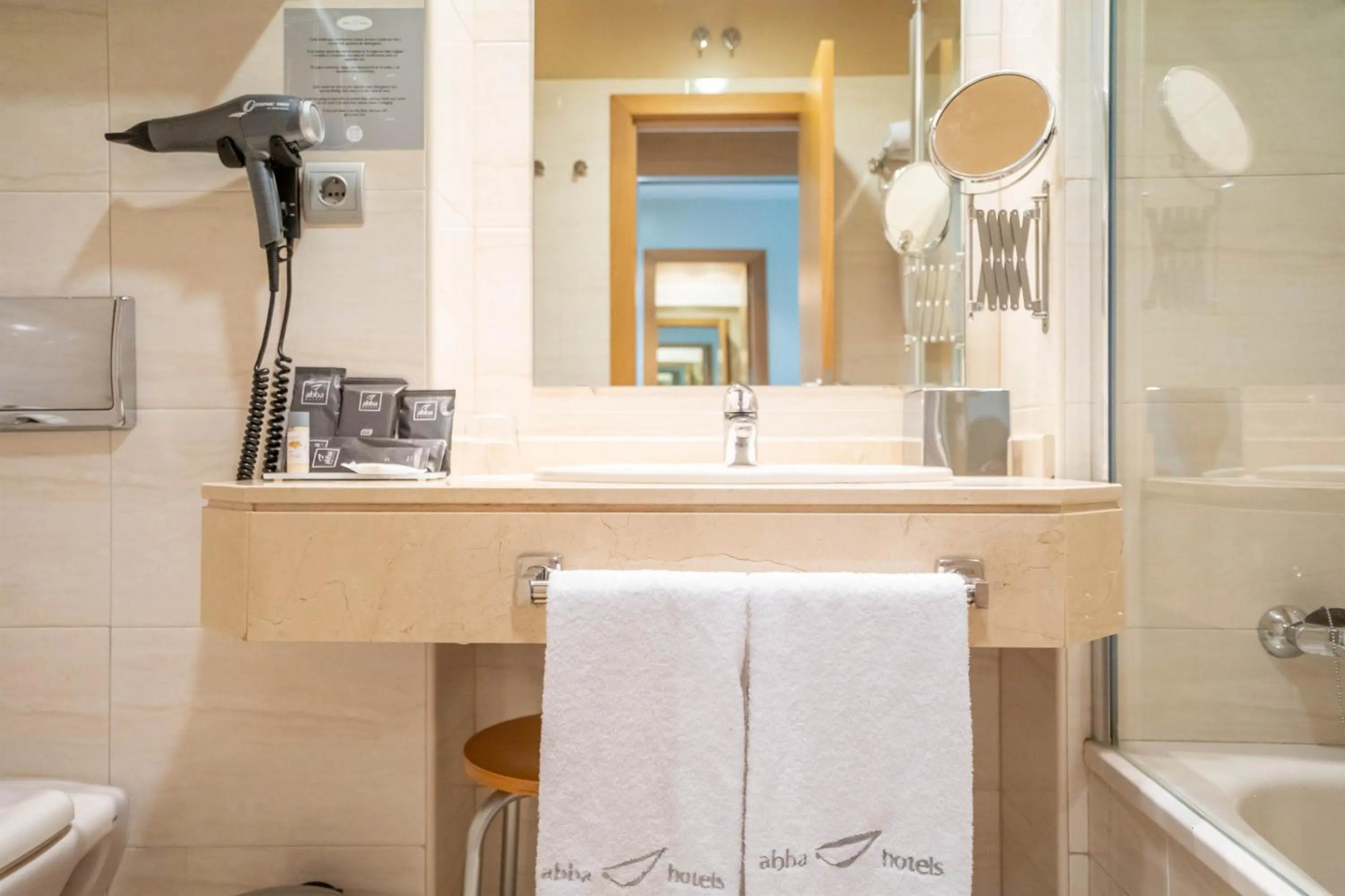 Bathroom in Abba Comillas Hotel