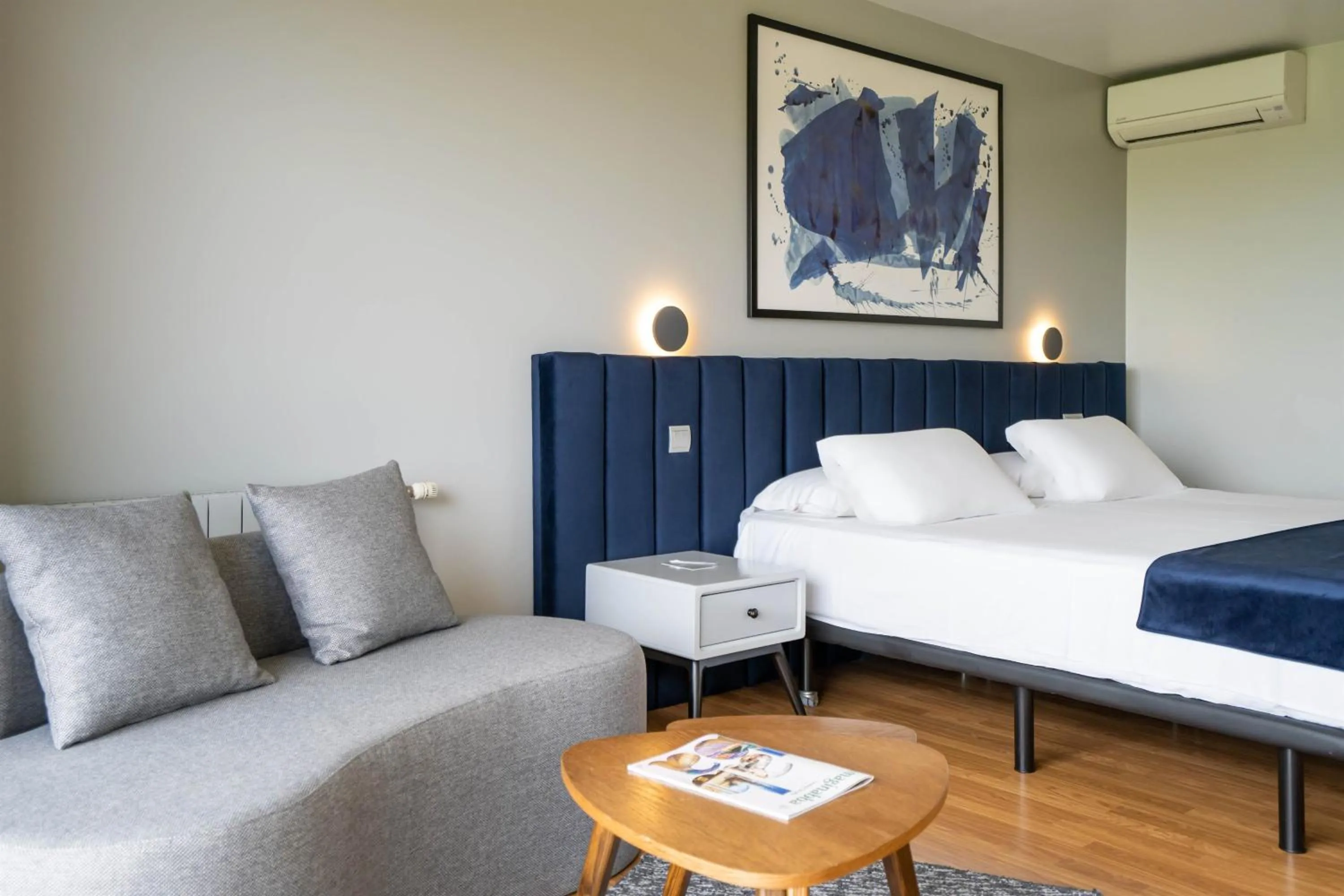 Photo of the whole room in Abba Comillas Hotel