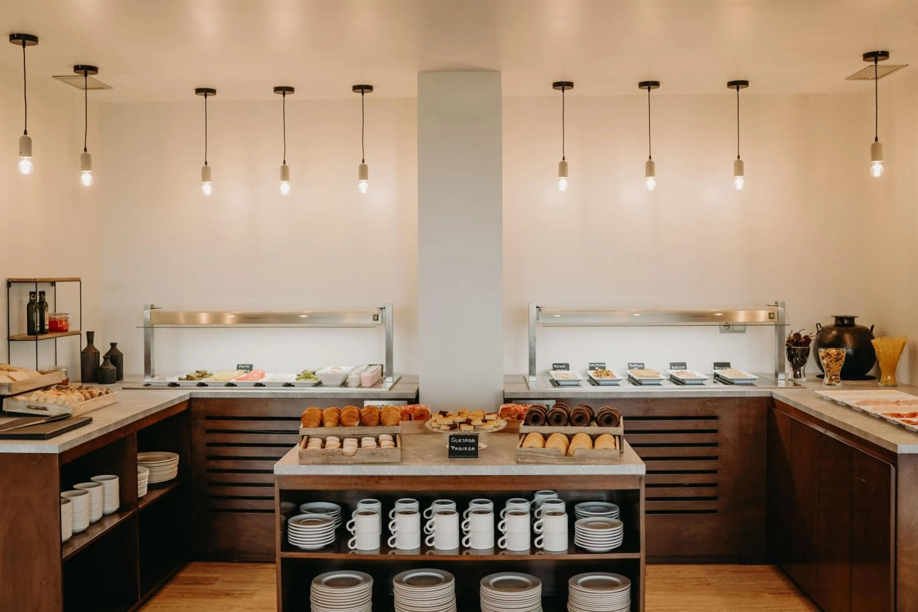 Restaurant/places to eat in Abba Comillas Hotel