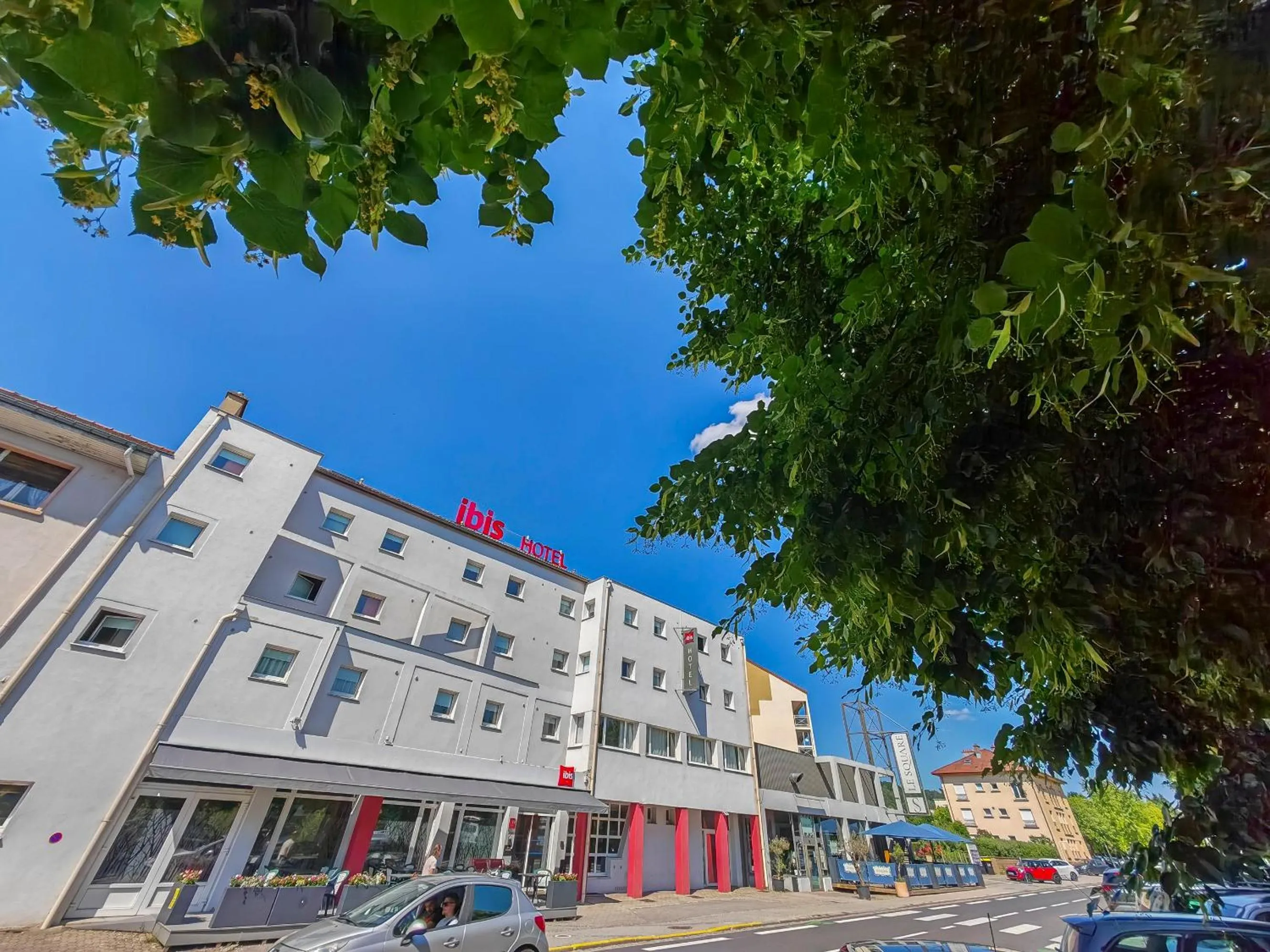 Property building in ibis Saint-Die