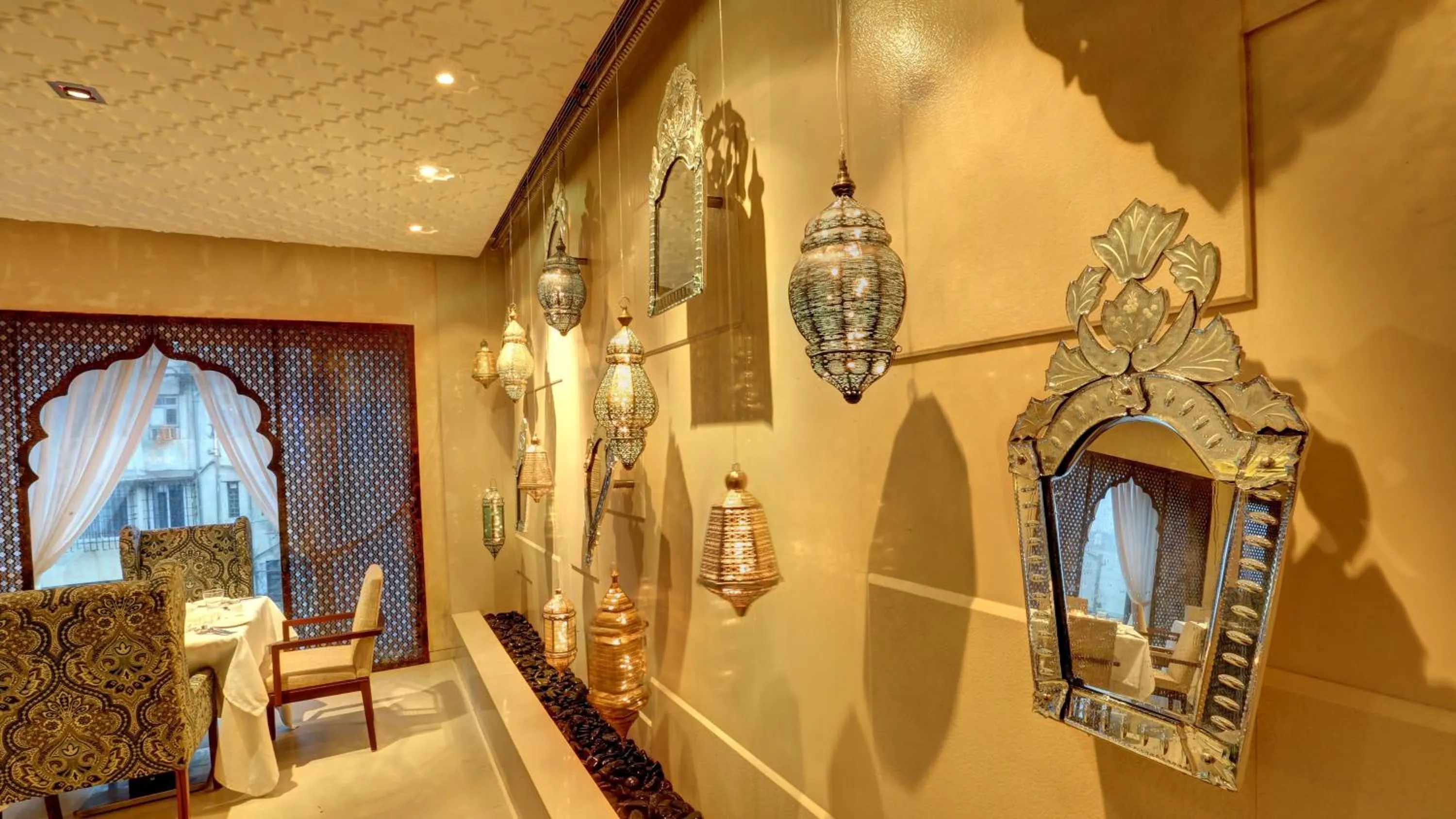 Restaurant/places to eat in InterContinental Marine Drive Mumbai by IHG