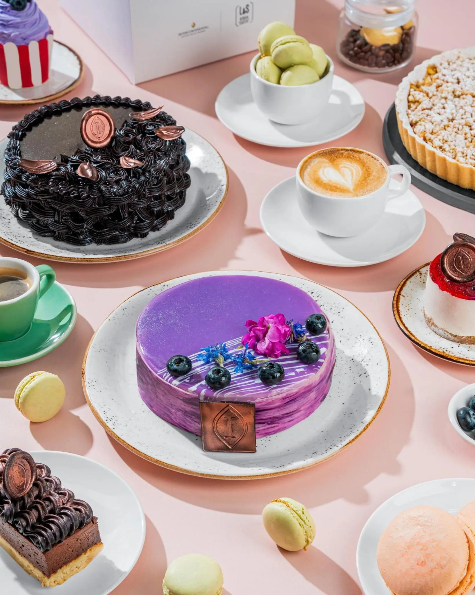 Restaurant/places to eat in InterContinental Marine Drive Mumbai by IHG